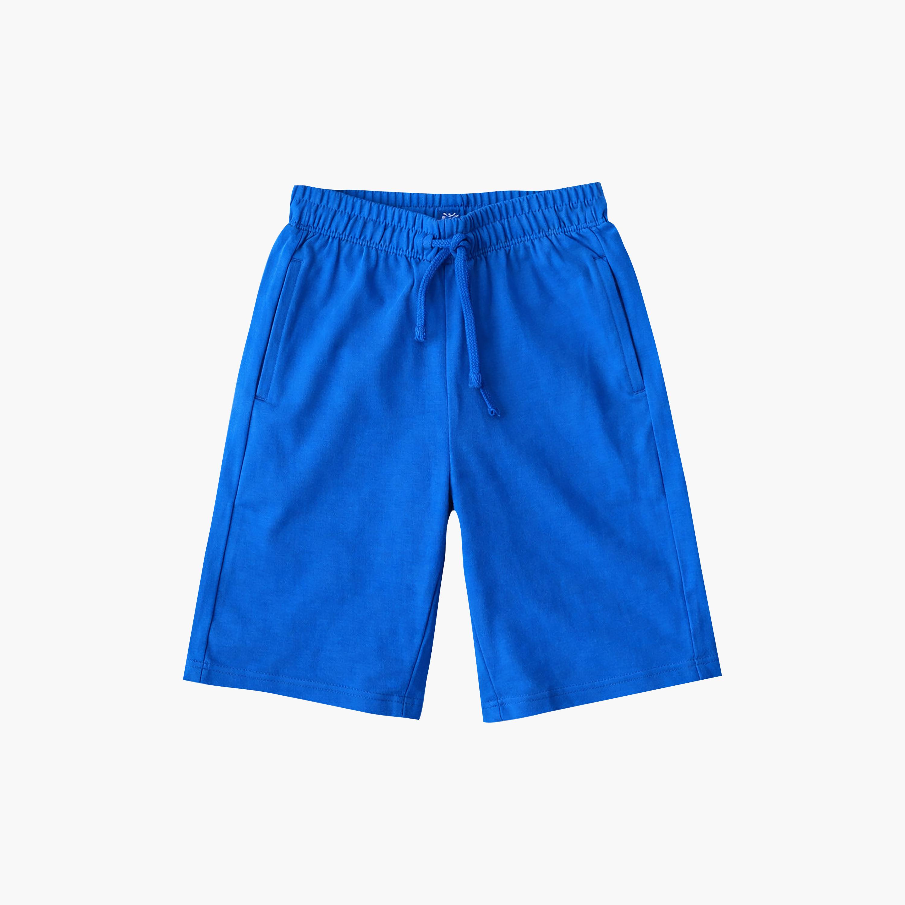 طقم مكون من 4 قطع: تي شيرتات بأكمام قصيرة ورسومات، وبنطلون مع شورت من فيكتور آند جين-boys-clothing-setsandcoords-image-3