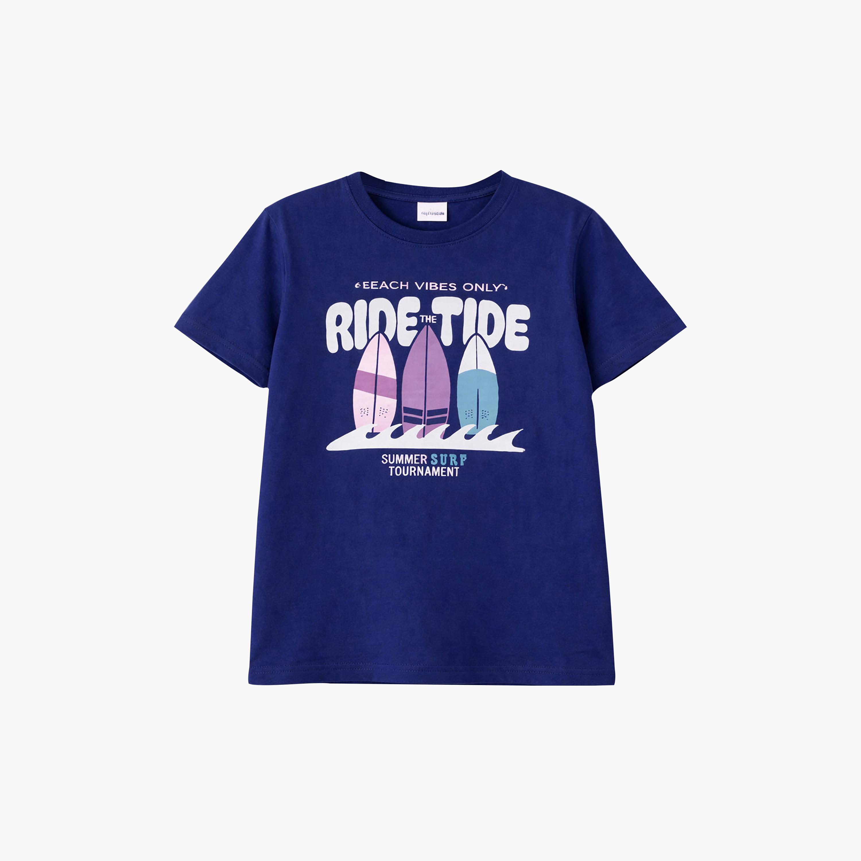 طقم مكون من 4 قطع: تي شيرتات بأكمام قصيرة ورسومات، وبنطلون مع شورت من فيكتور آند جين-boys-clothing-setsandcoords-image-5
