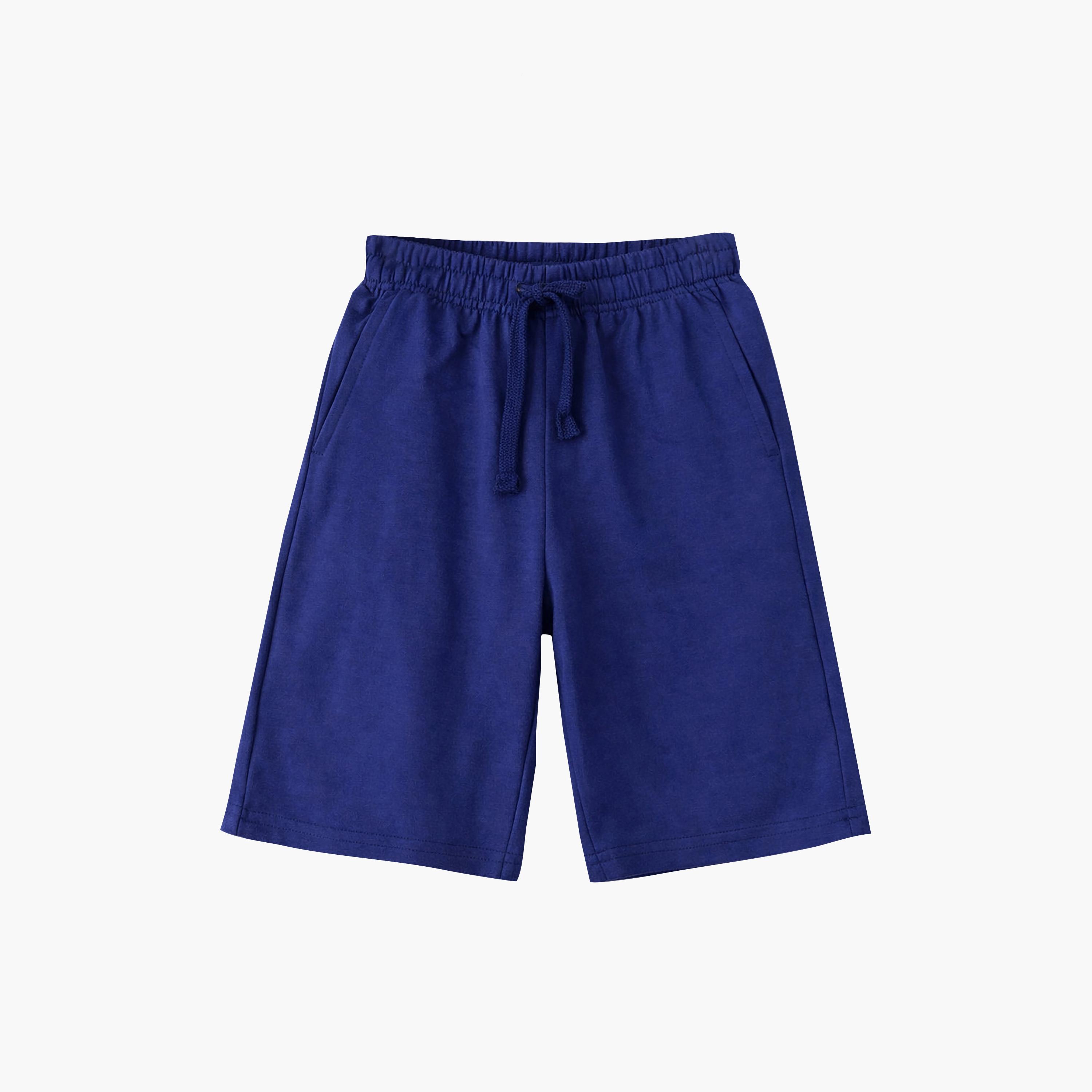 طقم مكون من 4 قطع: تي شيرتات بأكمام قصيرة ورسومات، وبنطلون مع شورت من فيكتور آند جين-boys-clothing-setsandcoords-image-6
