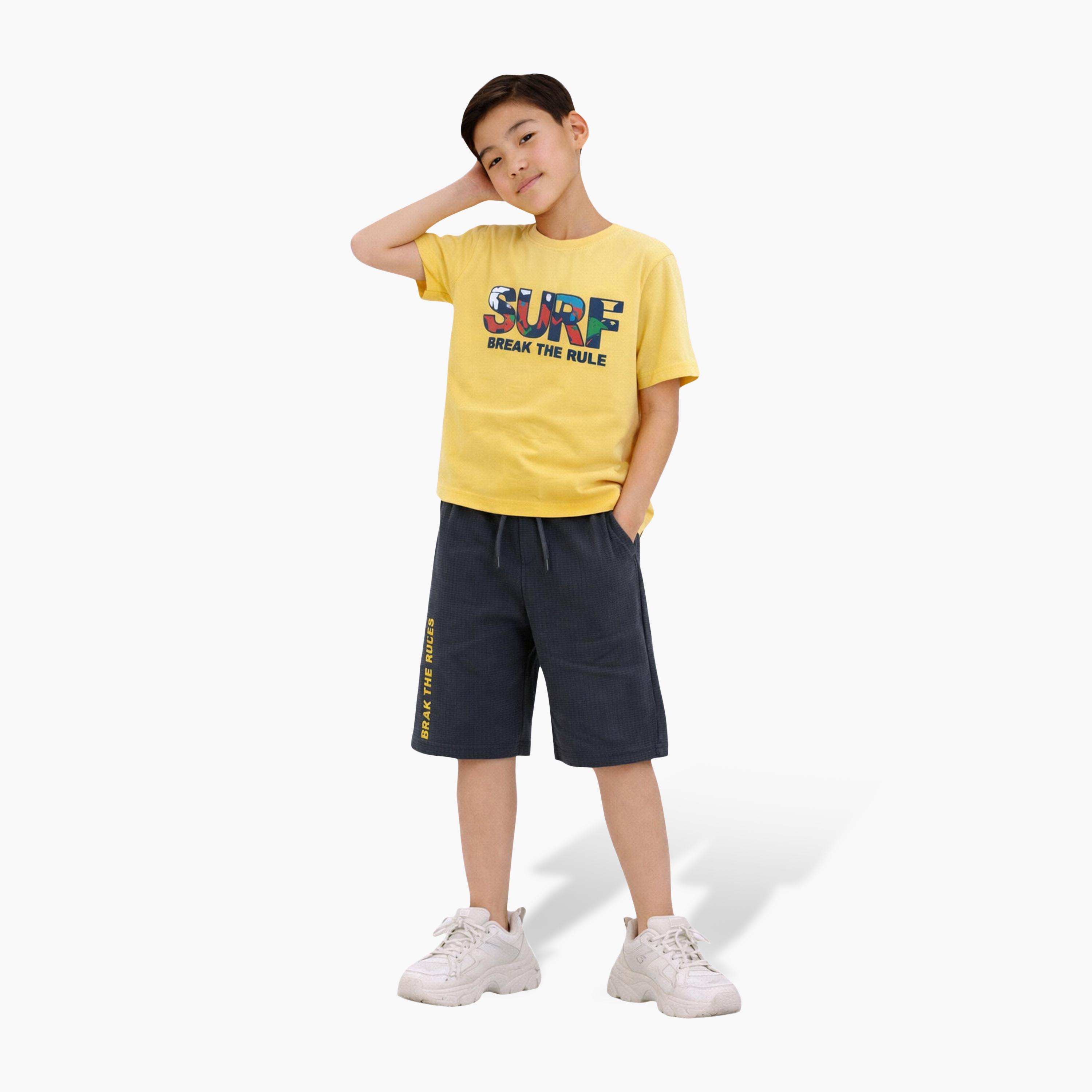 طقم تي شيرت برسومات "SURF" وشورت برمودا من فيكتور آند جين-boys-clothing-setsandcoords-image-1