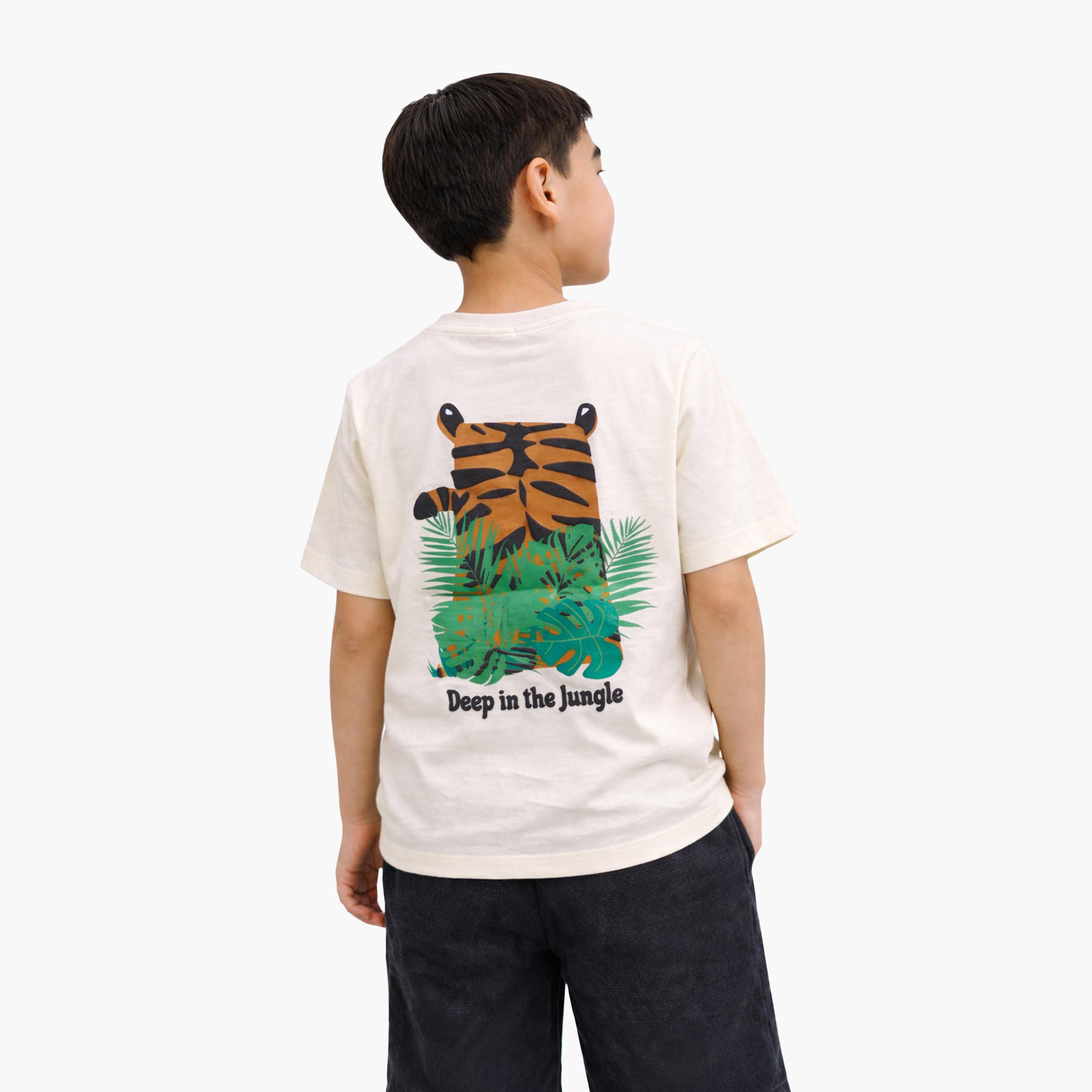 طقم تي شيرت برسومات نمر وشورت من فيكتور آند جين-boys-clothing-setsandcoords-image-2