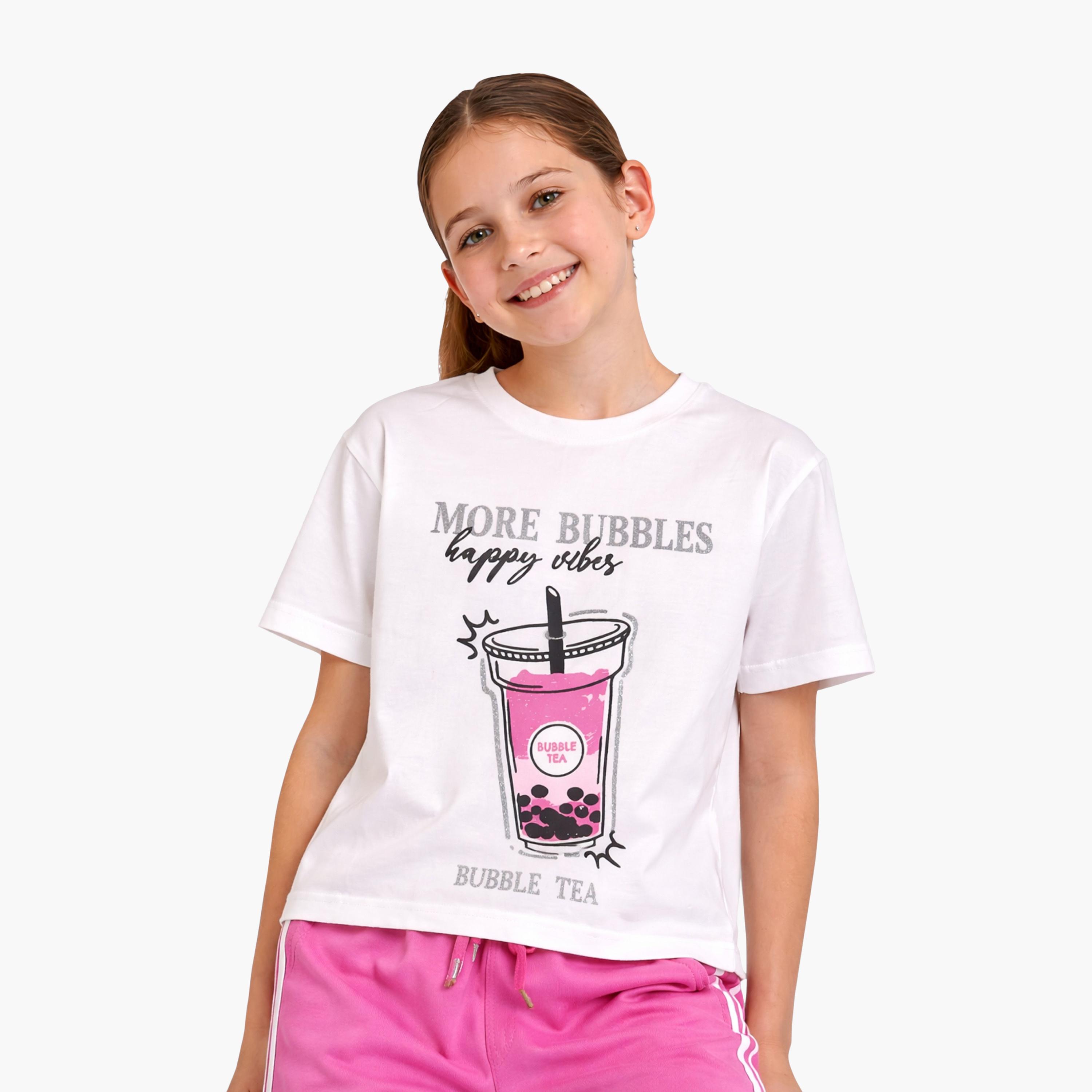 طقم تي شيرت بطبعة "شاي الفقاعات" (Bubble Tea) وبنطلون من فيكتور آند جين-girls-clothing-setsandcoords-image-1
