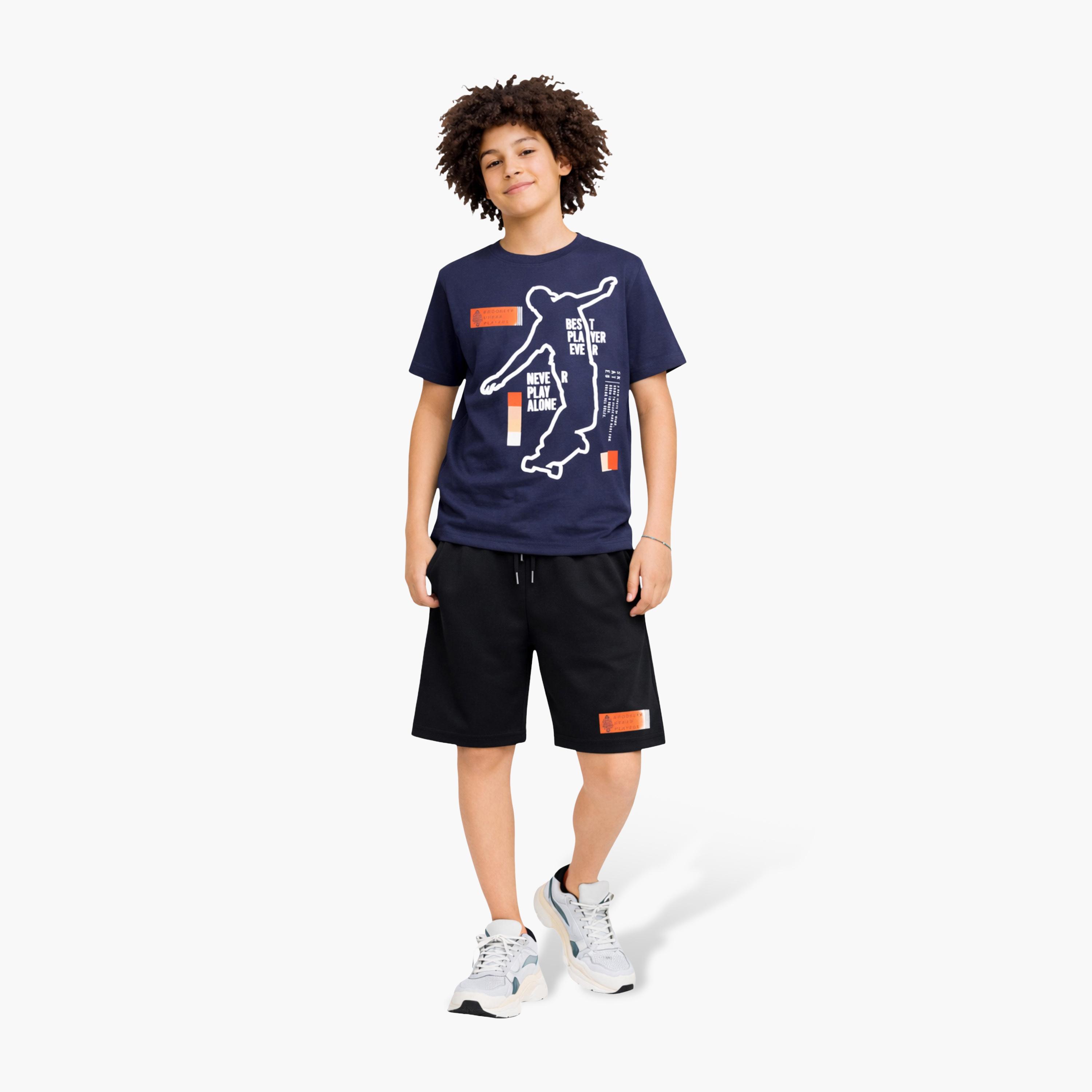 طقم تي شيرت برسومات متزلج وشورت أسود من فيكتور آند جين-boys-clothing-setsandcoords-image-1