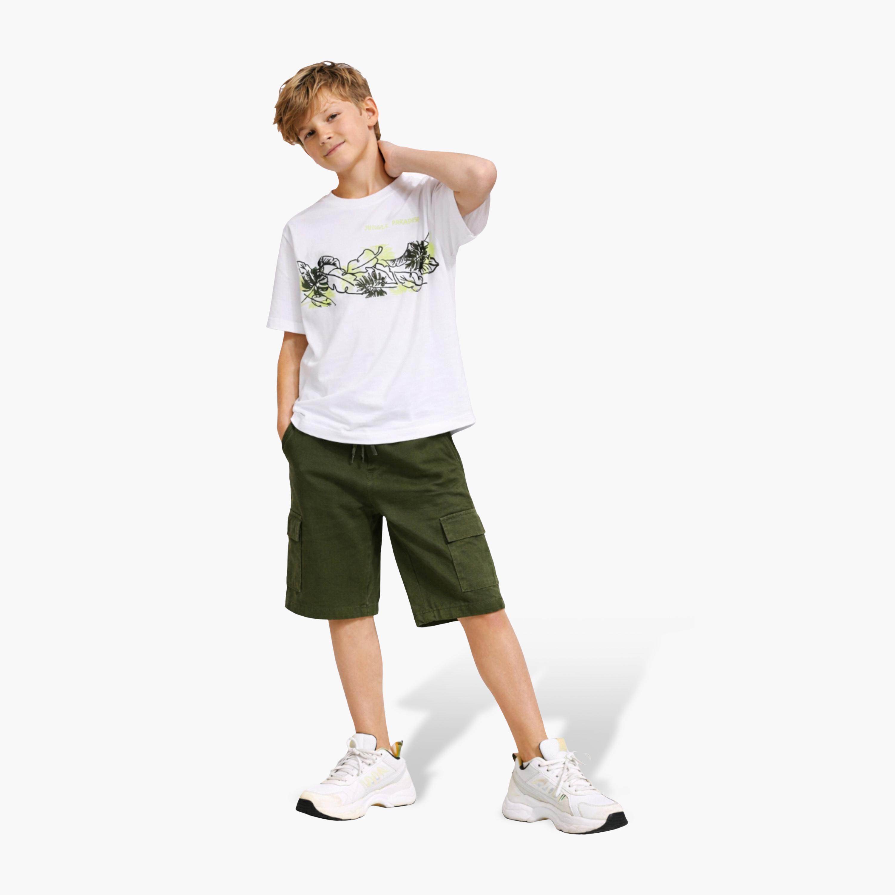 طقم تي شيرت برسمة طبيعة وشورت كارغو بلون زيتوني من فيكتور آند جين-boys-clothing-setsandcoords-image-1