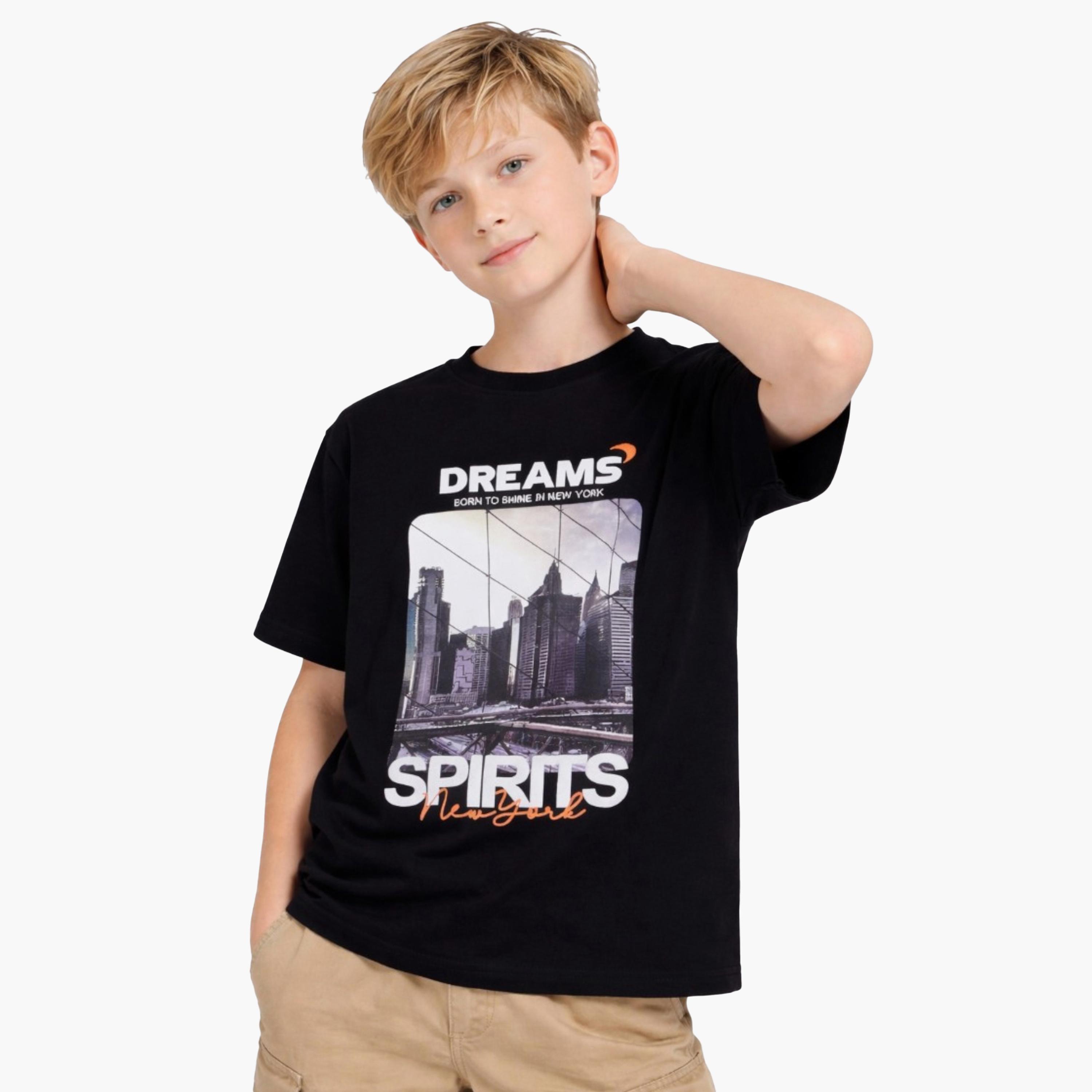 طقم مكون من تيشيرت بطبعة "Dreams Sprints" وشورت قطعتين من فيكتور آند جين-boys-clothing-setsandcoords-image-5