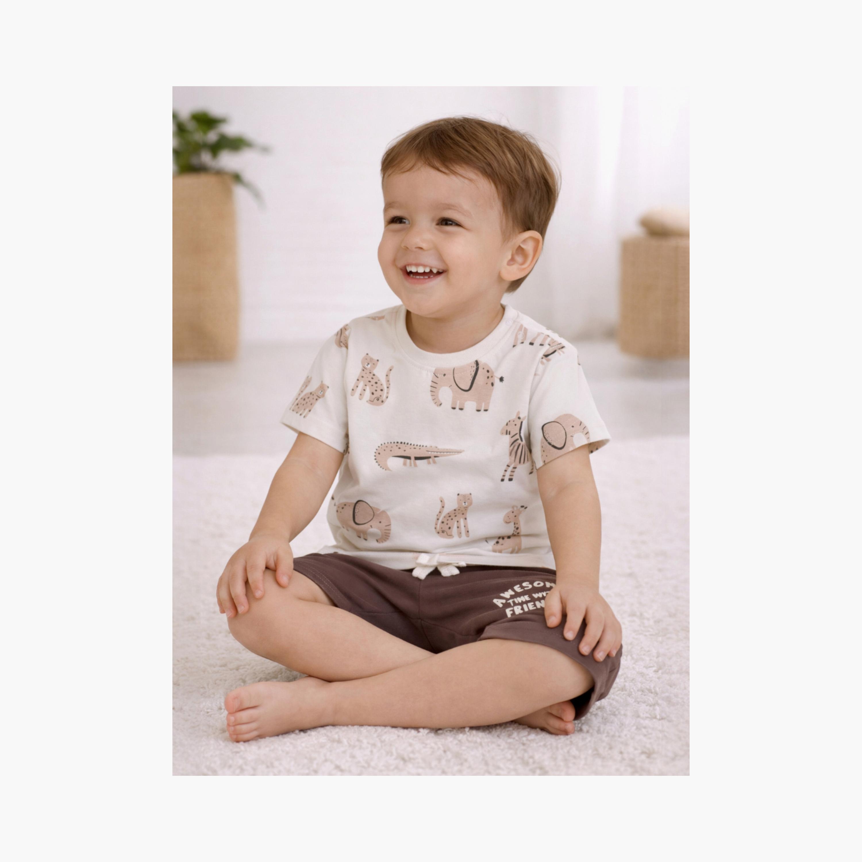 طقم تي شيرت قطني وشورت بطبعة حيوانات السفاري من فيكتور آند جين-boys-clothing-setsandcoords-image-5