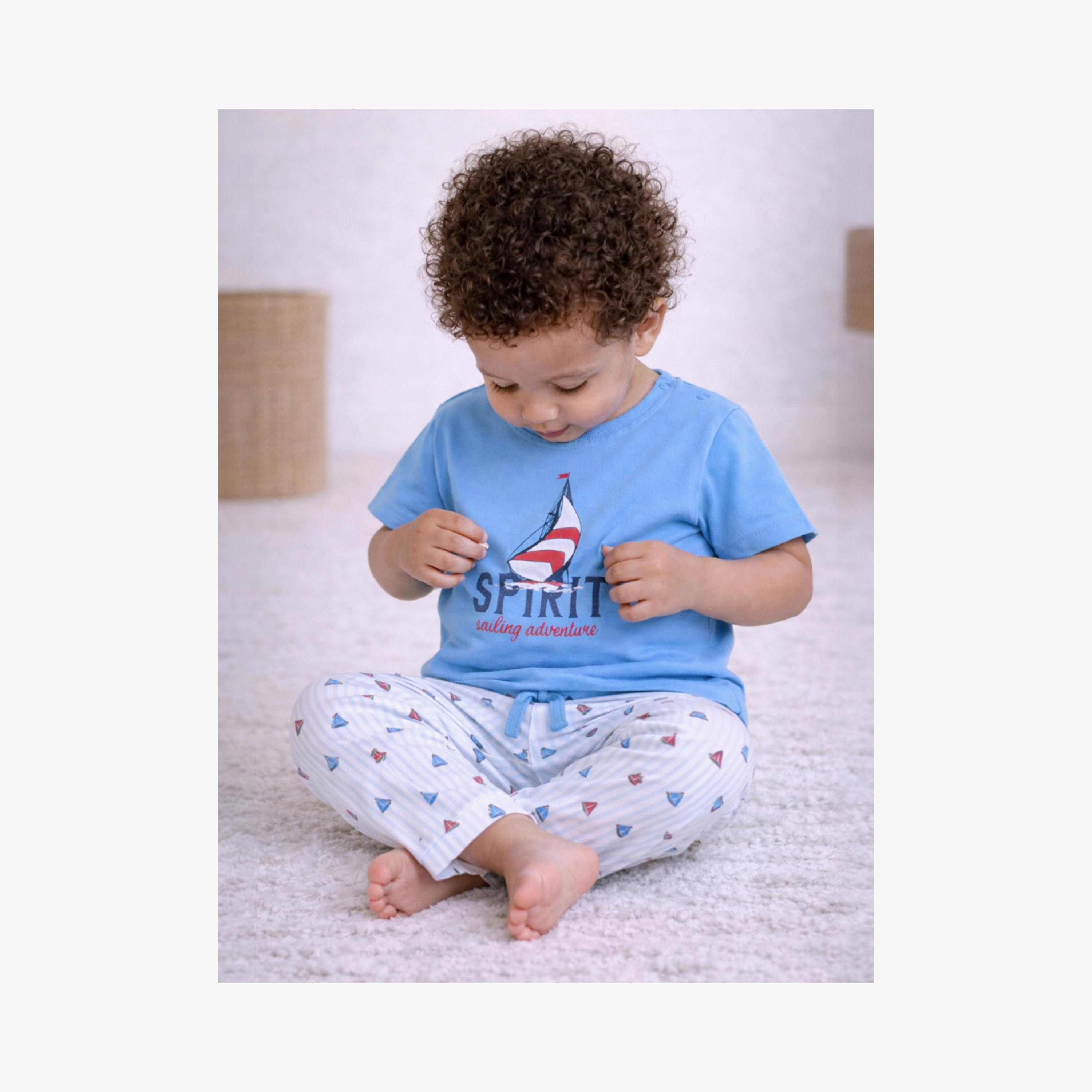طقم تي شيرت قطني وبيجامة بطبعة سبيريت من فيكتور آند جين-boys-clothing-setsandcoords-image-5