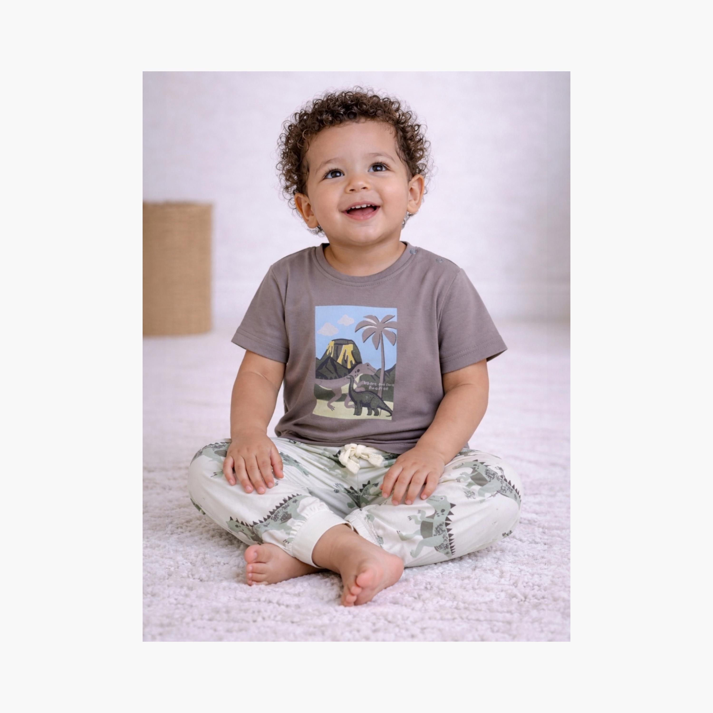 طقم تي شيرت قطني وبيجامة بطبعة من الطبيعة من فيكتور آند جين-boys-clothing-setsandcoords-image-5