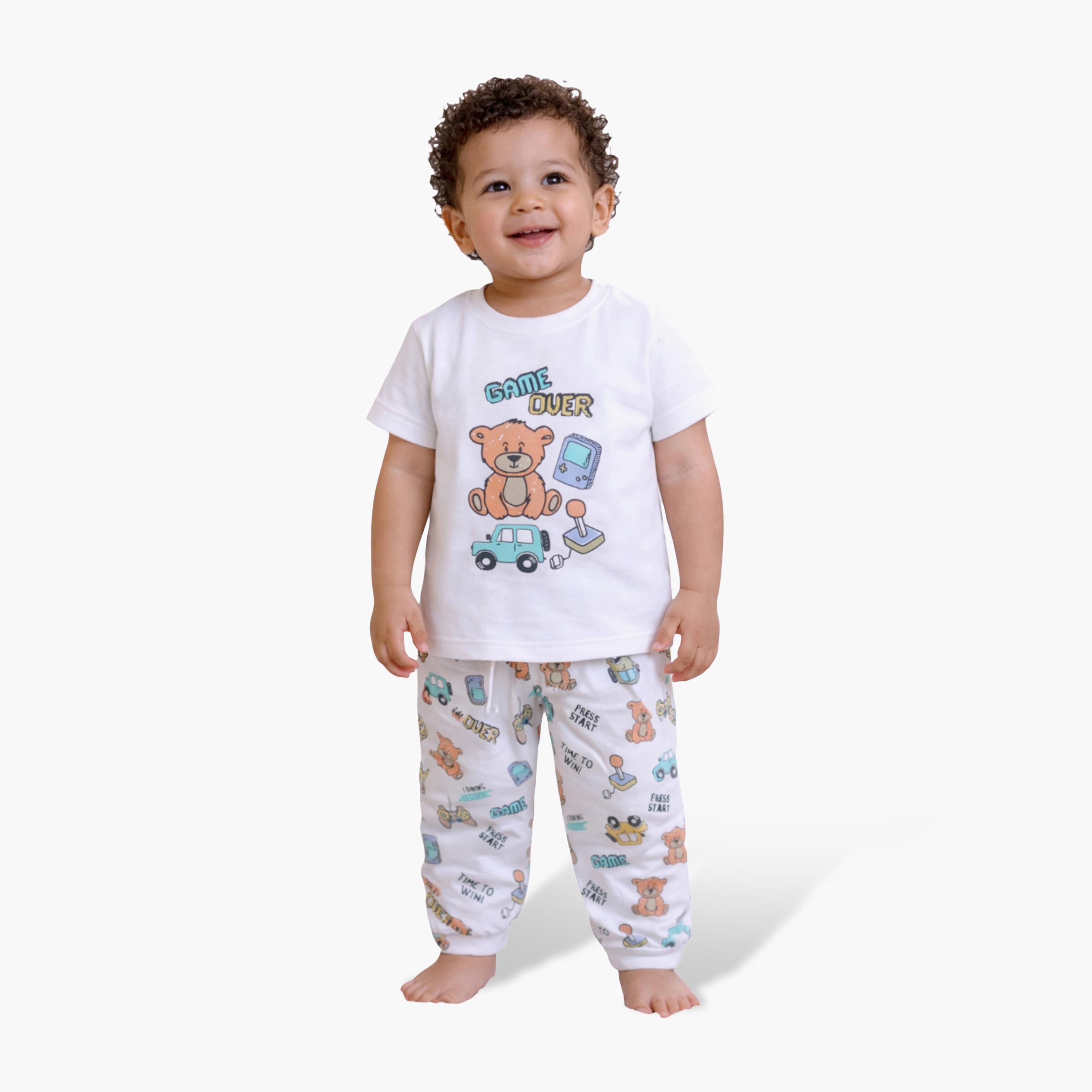 طقم تي شيرت قطني وبيجامة بطبعة تيدي بير من فيكتور آند جين-boys-clothing-setsandcoords-image-1