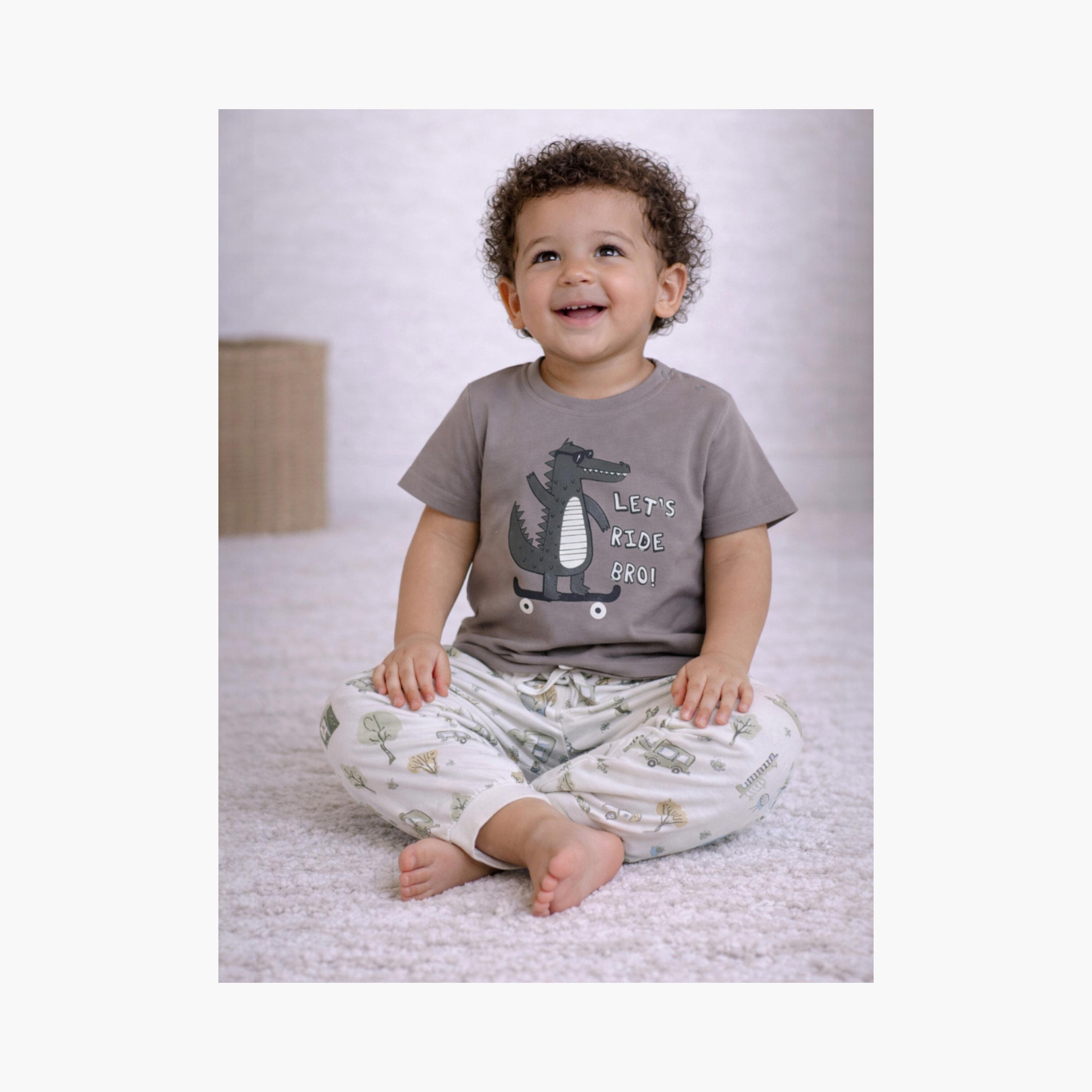 طقم تي شيرت قطني وبيجامة بطبعة حيوانات من فيكتور آند جين-boys-clothing-setsandcoords-image-5