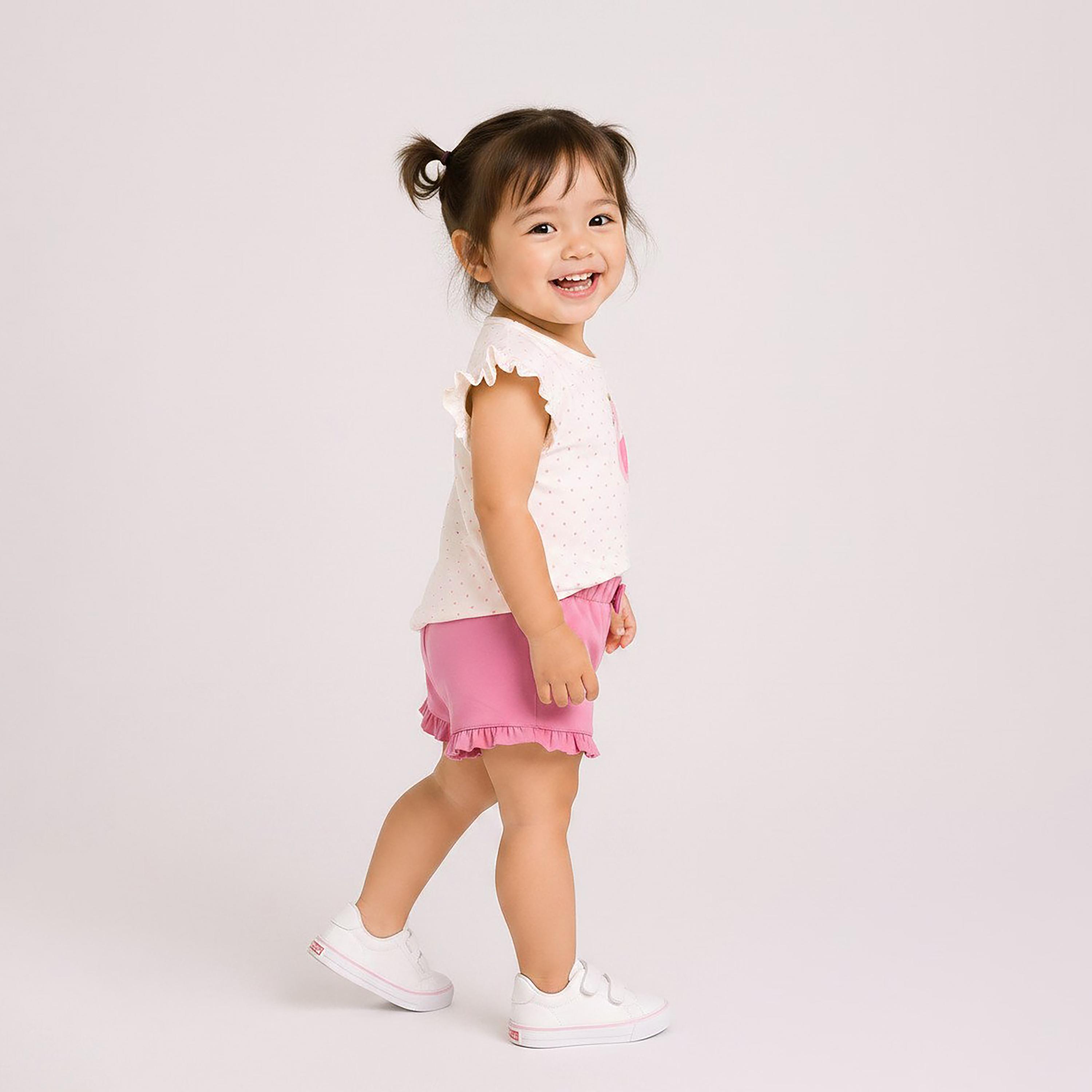 طقم توب بطبعة طيور البجع وبدون أكمام وشورت بكشكشة من فيكتور آند جين-baby-girls-clothing-setsandcoords-image-2