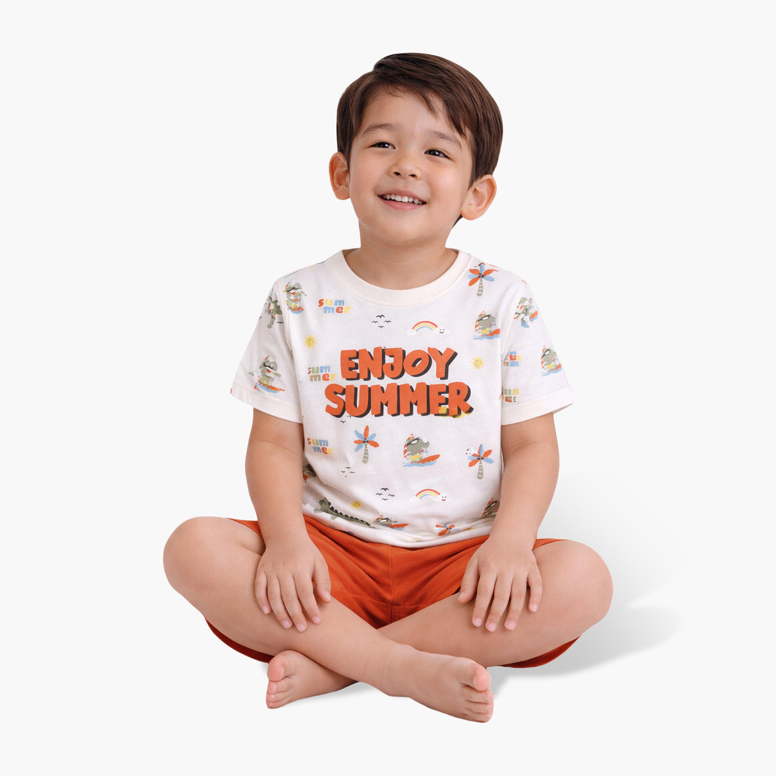 طقم تي شيرت قطني وشورت بطبعة "Enjoy Summer" من فيكتور آند جين-boys-clothing-setsandcoords-image-4