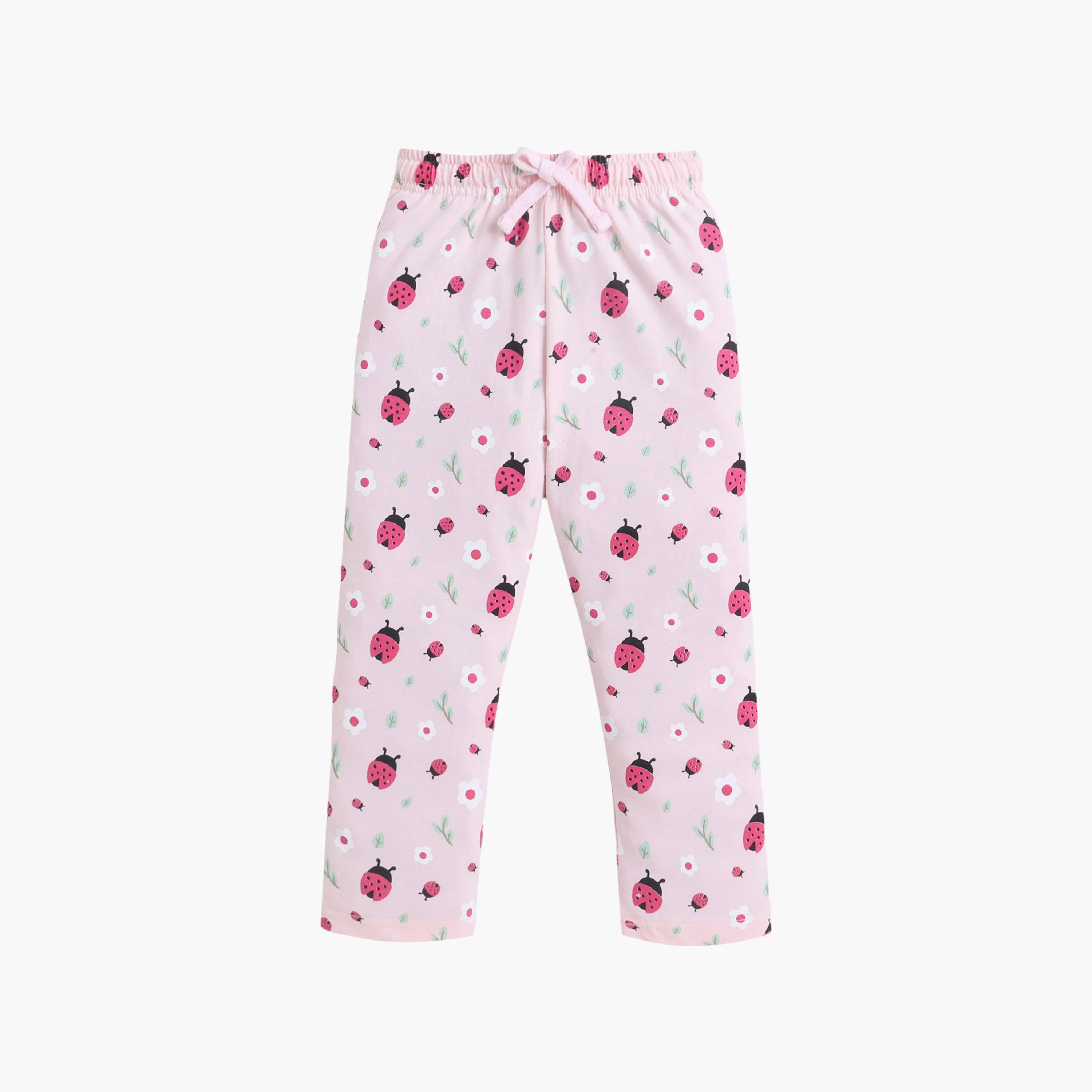 طقم تي شيرت قطني وبيجامة بطبعة كلمة "ONE" من فيكتور آند جين-baby-girls-clothing-setsandcoords-image-4