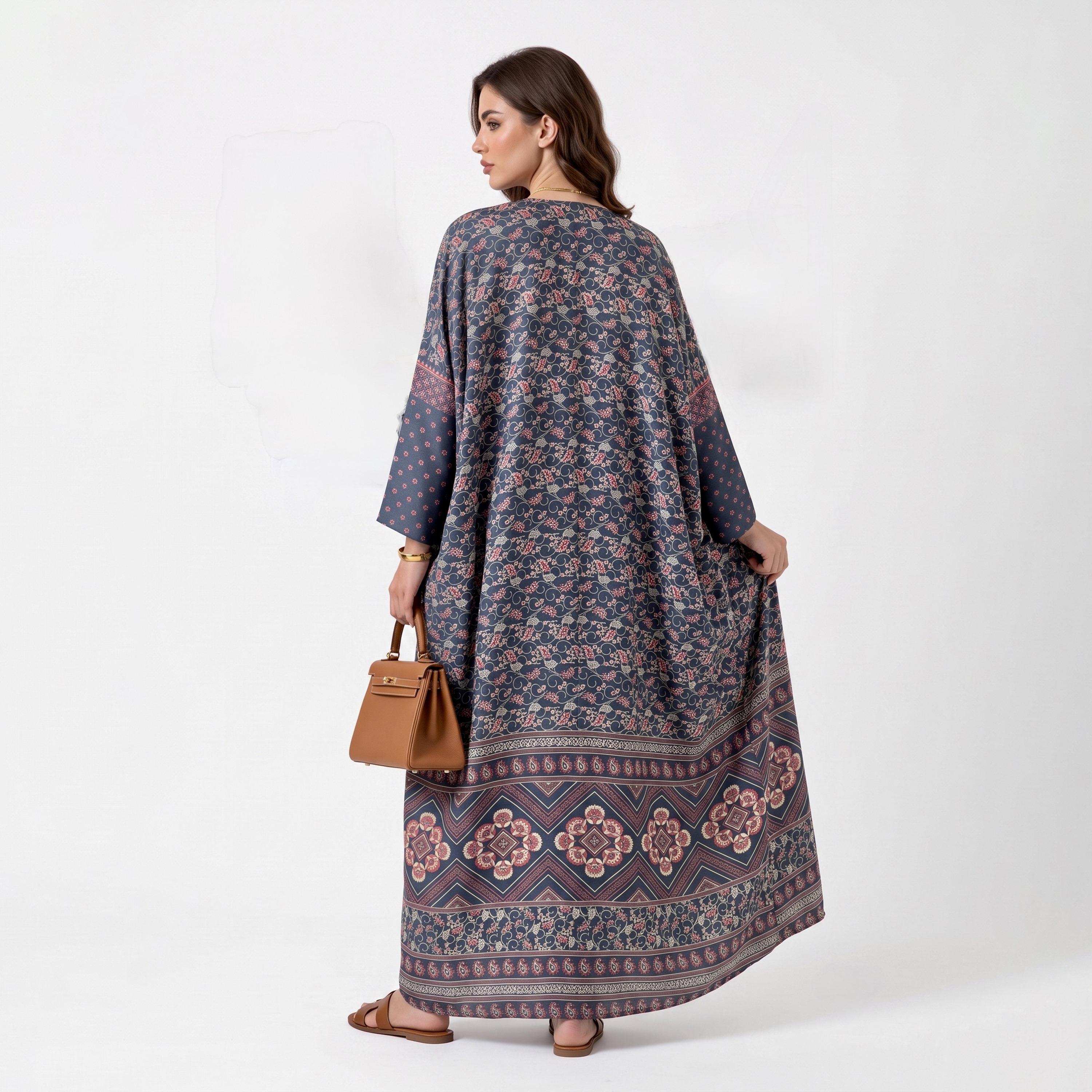 عباية حريمي بأكمام واسعة وطبعة كاملة باللون الأزرق مع حجاب من حديث المدينة-women-arabicclothing-abayas-image-3