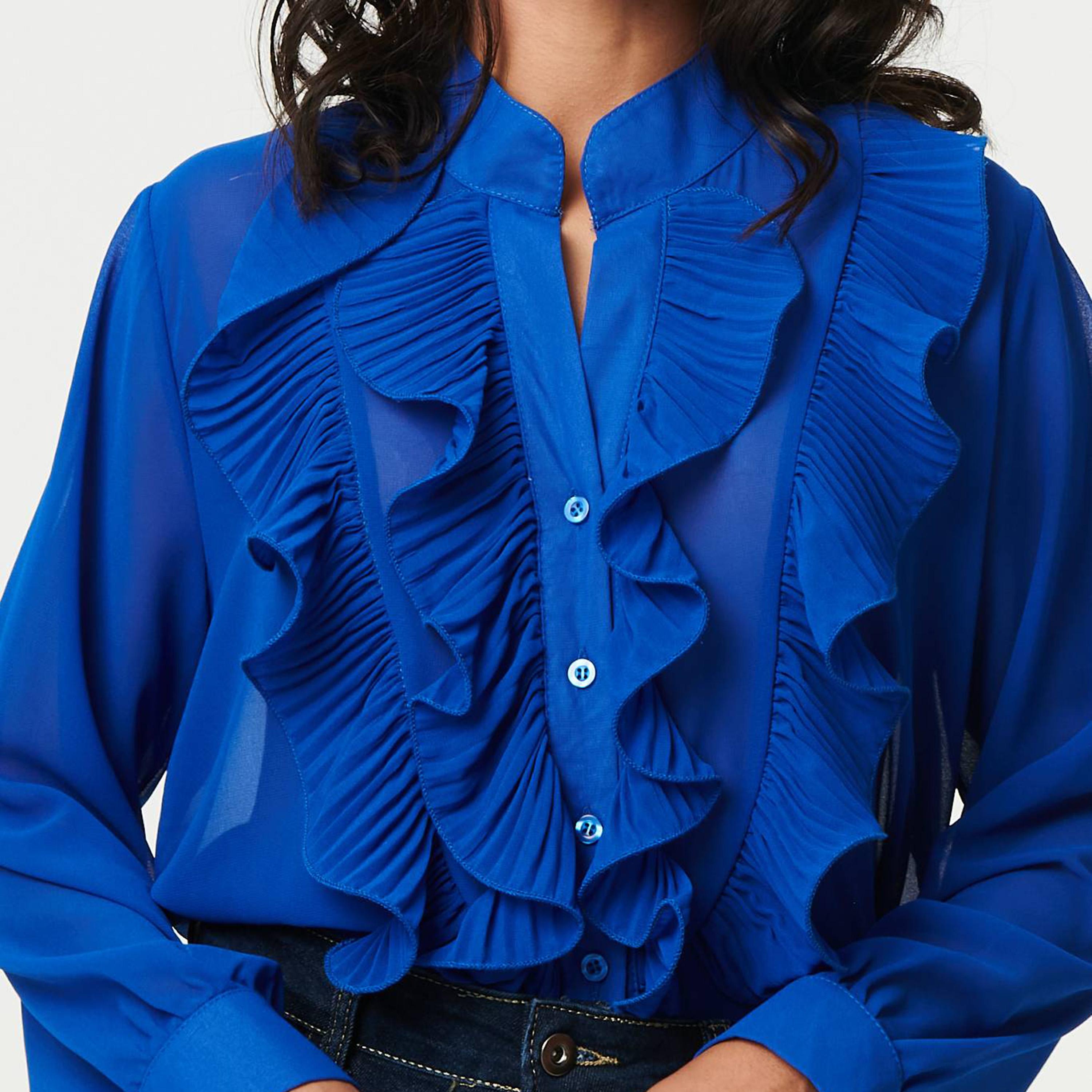 بلوزة نسائية بياقة "ماندارين" مكشكشة وأكمام "بيشوب" بلون أزرق من إيزابيل لندن-women-clothing-shirtsandblouses-blouses-image-4