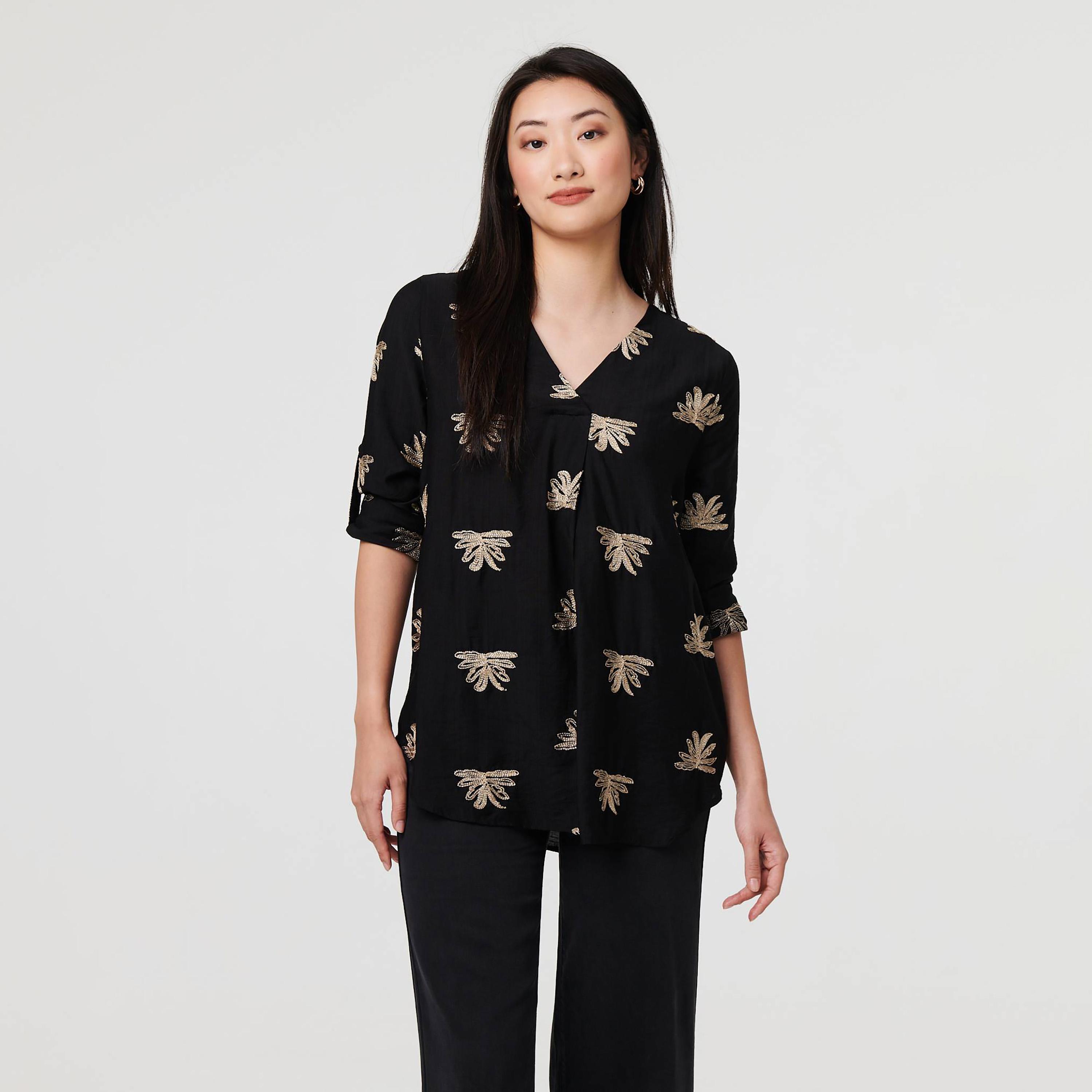 بلوزة نسائية بأكمام "رول-أب" تطوى للأعلى مع تطريز من إيزابيل لندن-women-clothing-shirtsandblouses-blouses-image-1