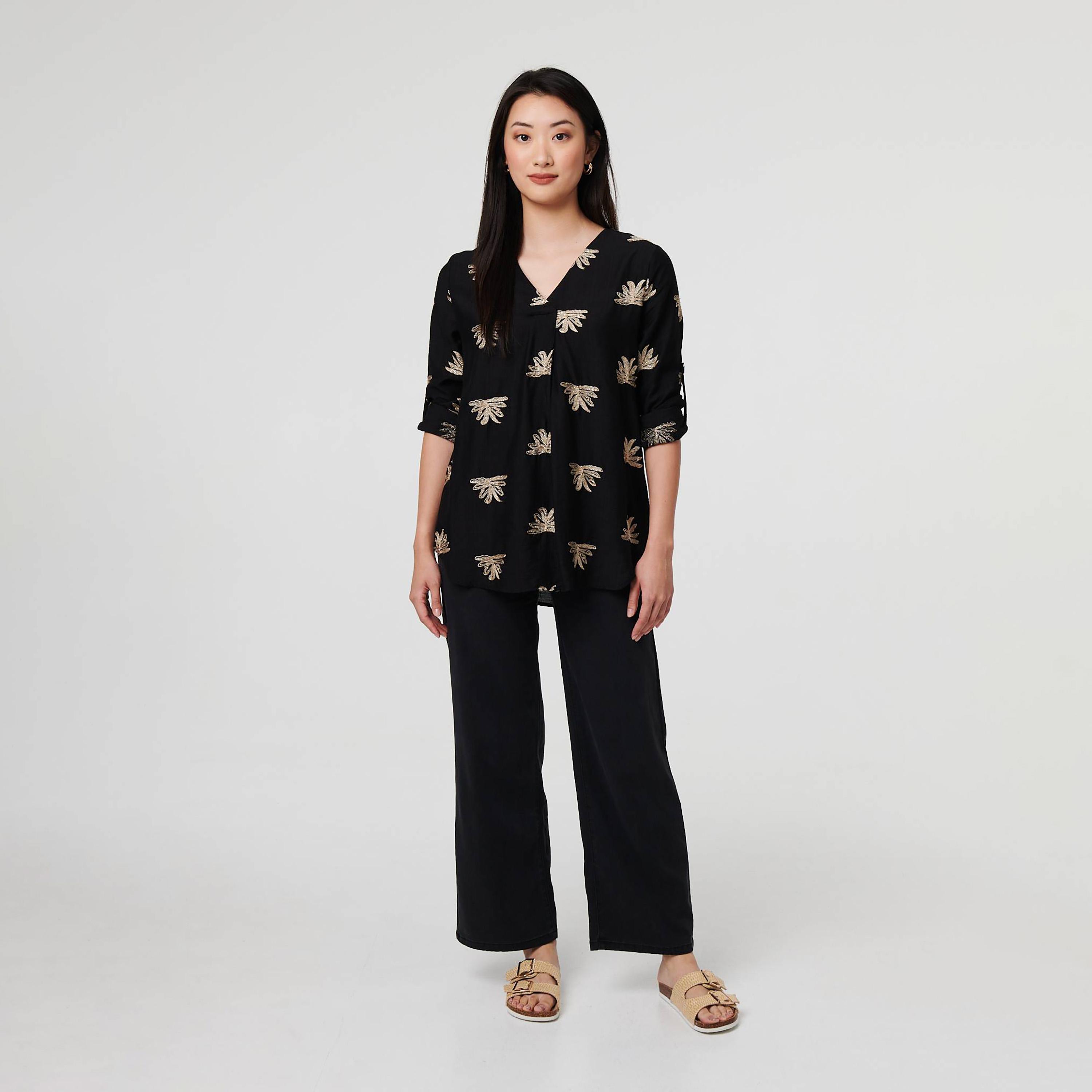 بلوزة نسائية بأكمام "رول-أب" تطوى للأعلى مع تطريز من إيزابيل لندن-women-clothing-shirtsandblouses-blouses-image-2