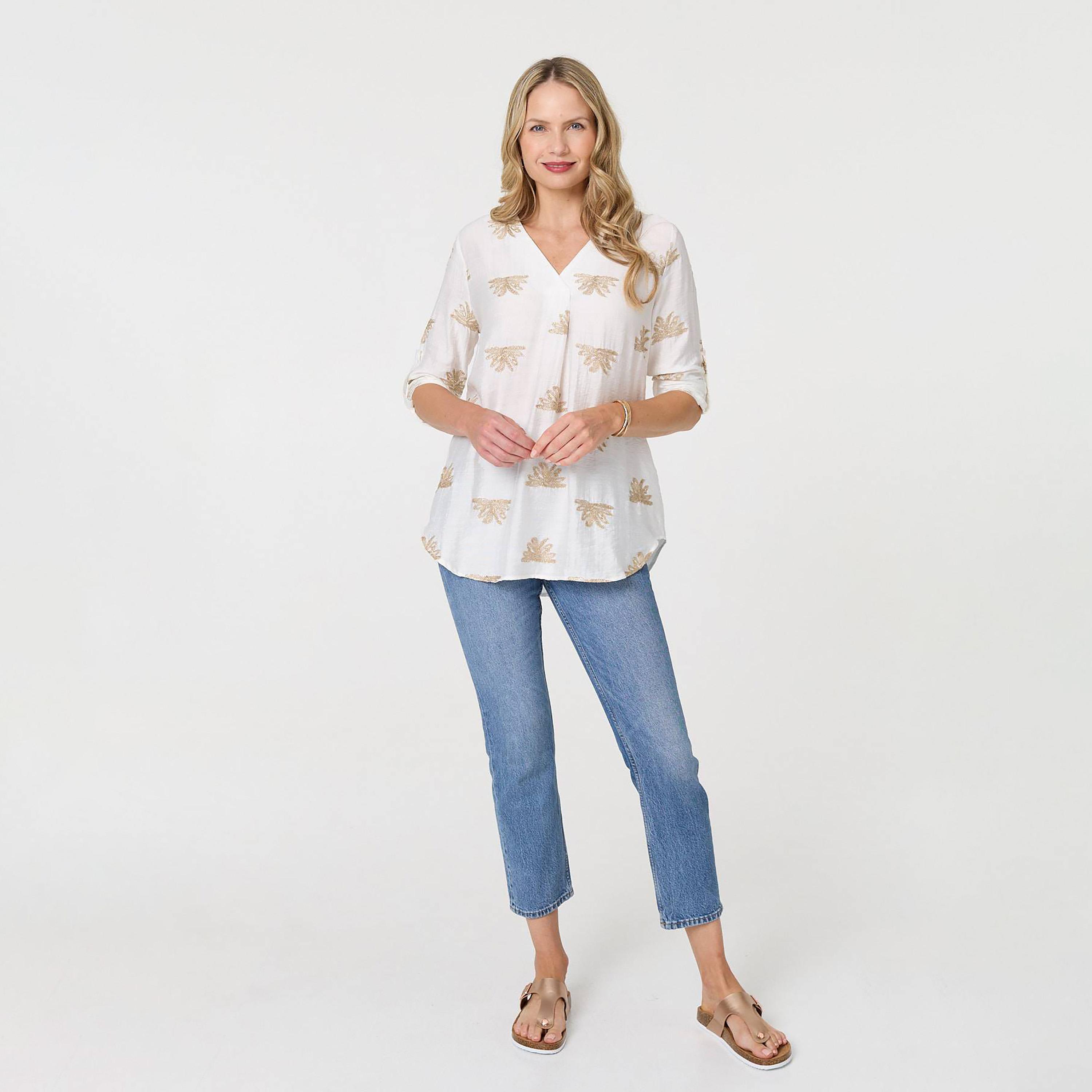 بلوزة نسائية بأكمام "رول-أب" تطوى للأعلى مع تطريز من إيزابيل لندن-women-clothing-shirtsandblouses-blouses-image-6