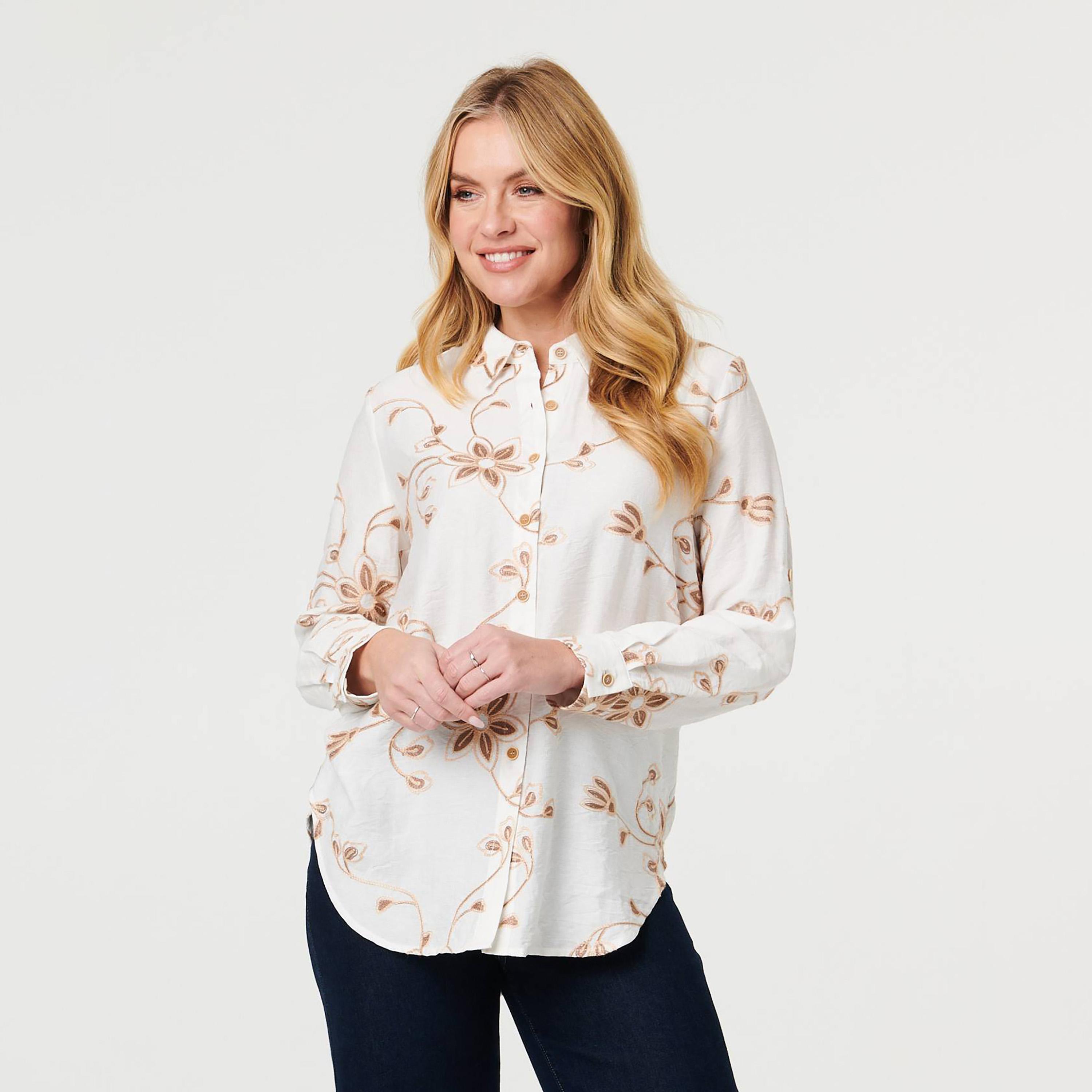 قميص بياقة وتطريز زهور بلون أبيض من إيزابيل لندن-women-clothing-shirtsandblouses-shirts-image-1