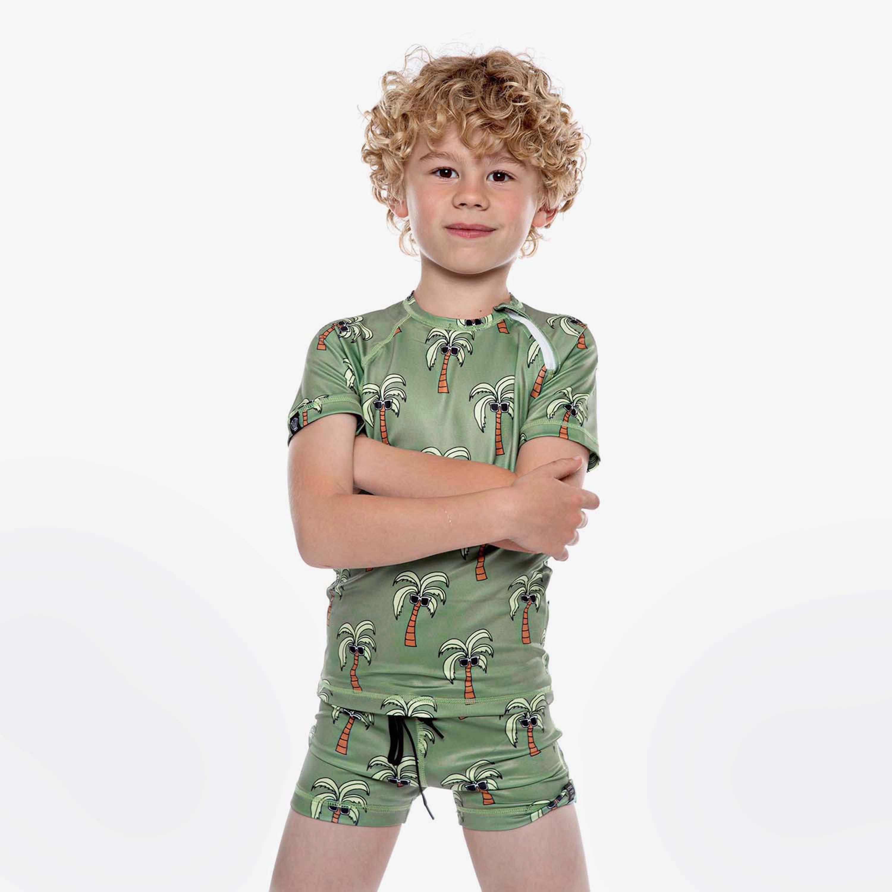 تي شيرت سباحة بطبعة بالم أيلاند من بيتش آند بانديتس-boys-clothing-sportswear-swimwear-image-1