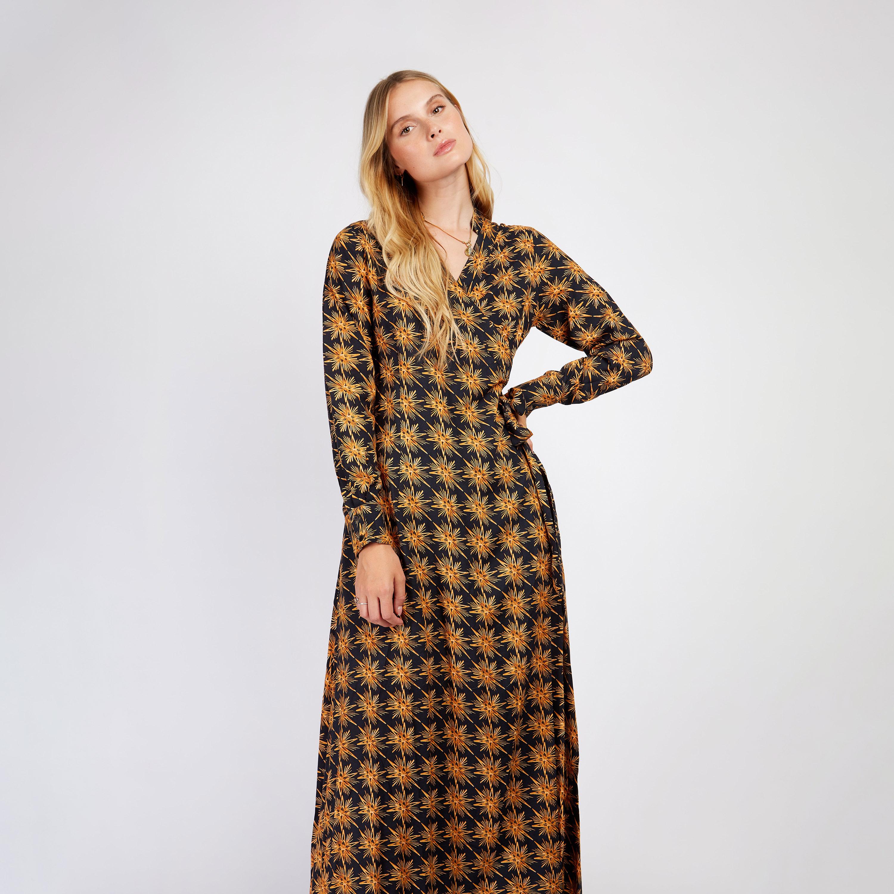 ليتل مسترس- فستان ماكسي ملفوف ياقة على شكل V تصميم منقوش أكمام طويلة-women-clothing-dresses-image-2