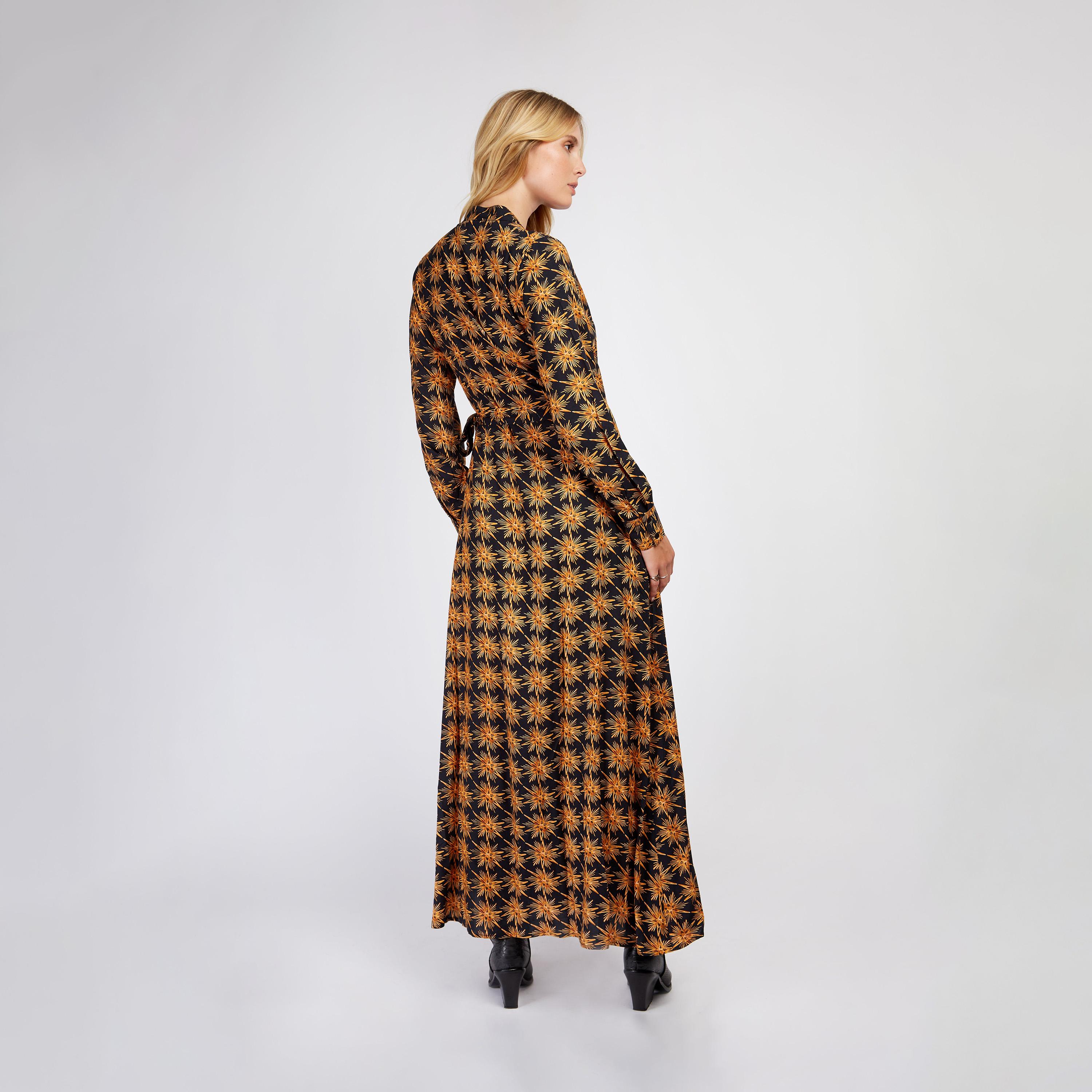 ليتل مسترس- فستان ماكسي ملفوف ياقة على شكل V تصميم منقوش أكمام طويلة-women-clothing-dresses-image-4