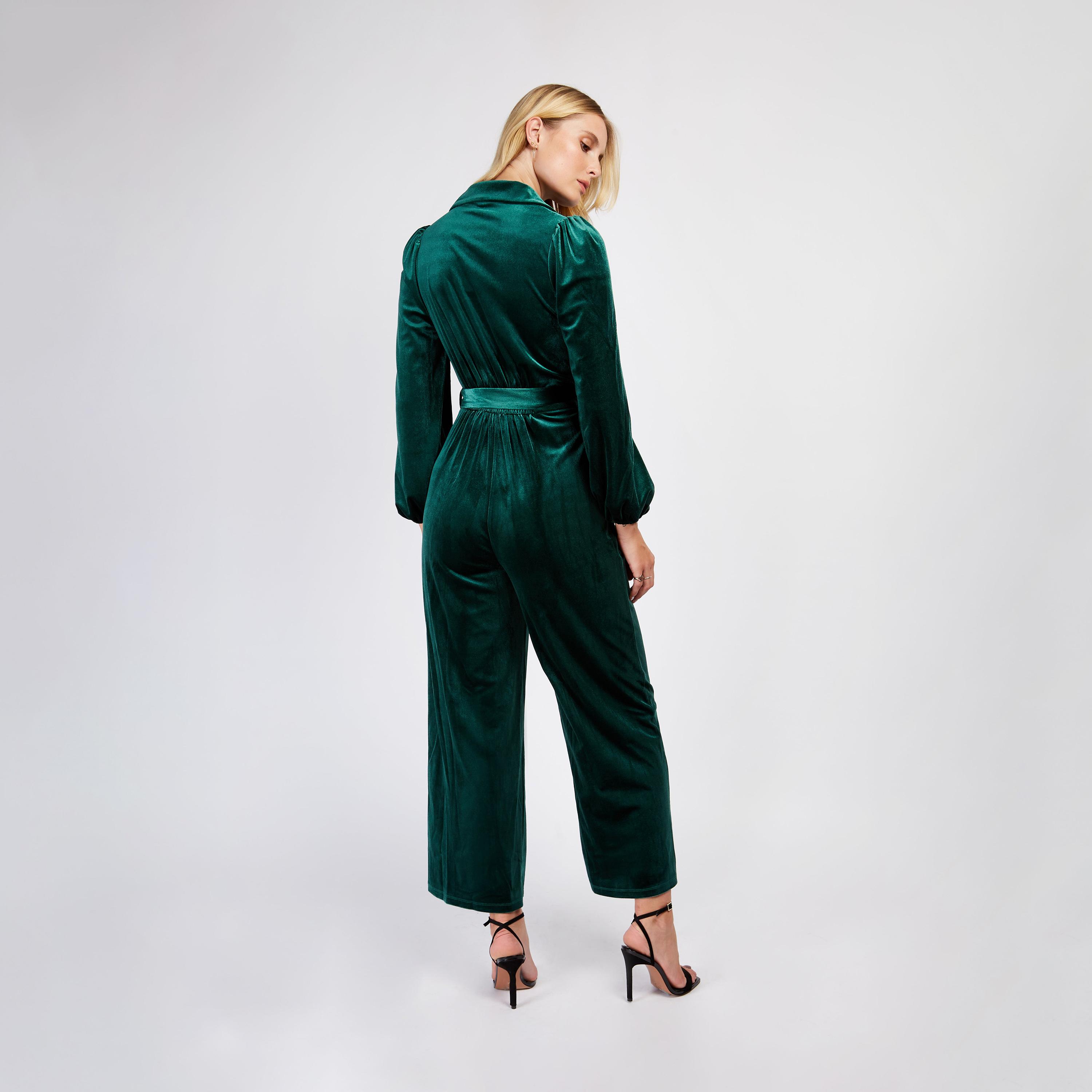 جمبسوت بياقة مع أكمام طويلة من ليتل ميستريس ساتان-women-clothing-jumpsuits-image-4