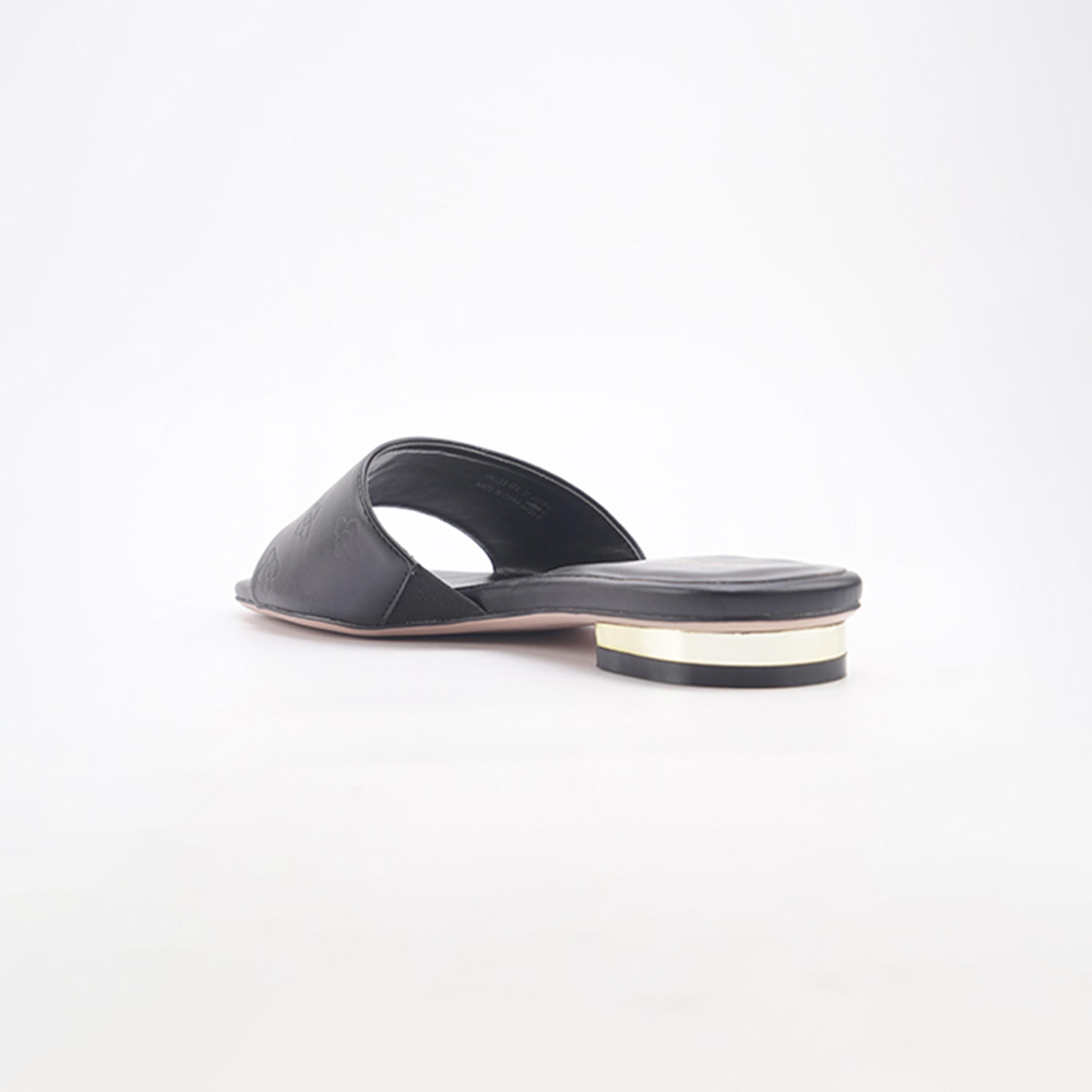 ناين ويست-صندل للنساء بطباعة الشعار | VALLES-women-shoes-sandals-flats-image-9
