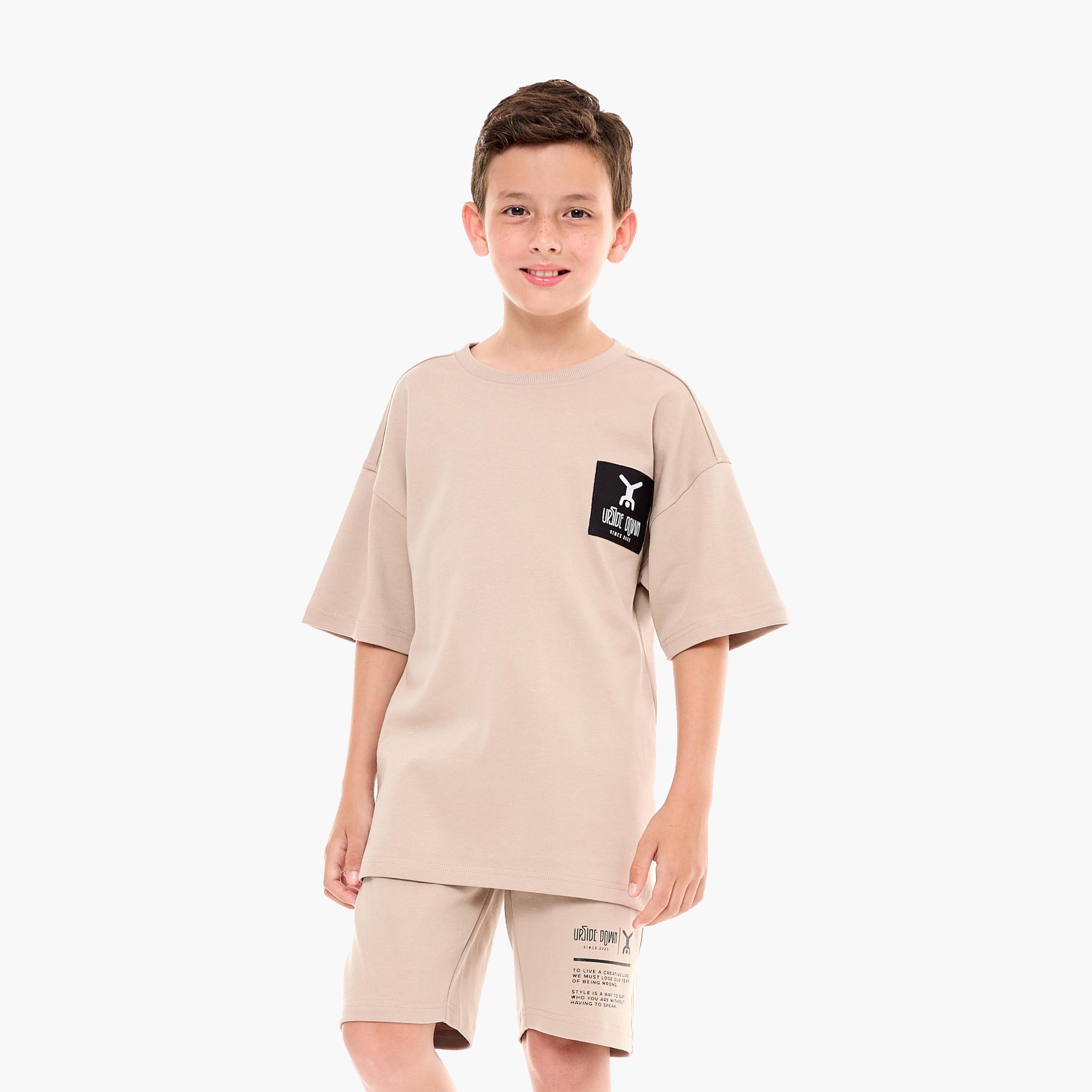 طقم من قطعتين: تيشيرت وشورت مريح من فيكتور آند جين-boys-clothing-setsandcoords-image-1