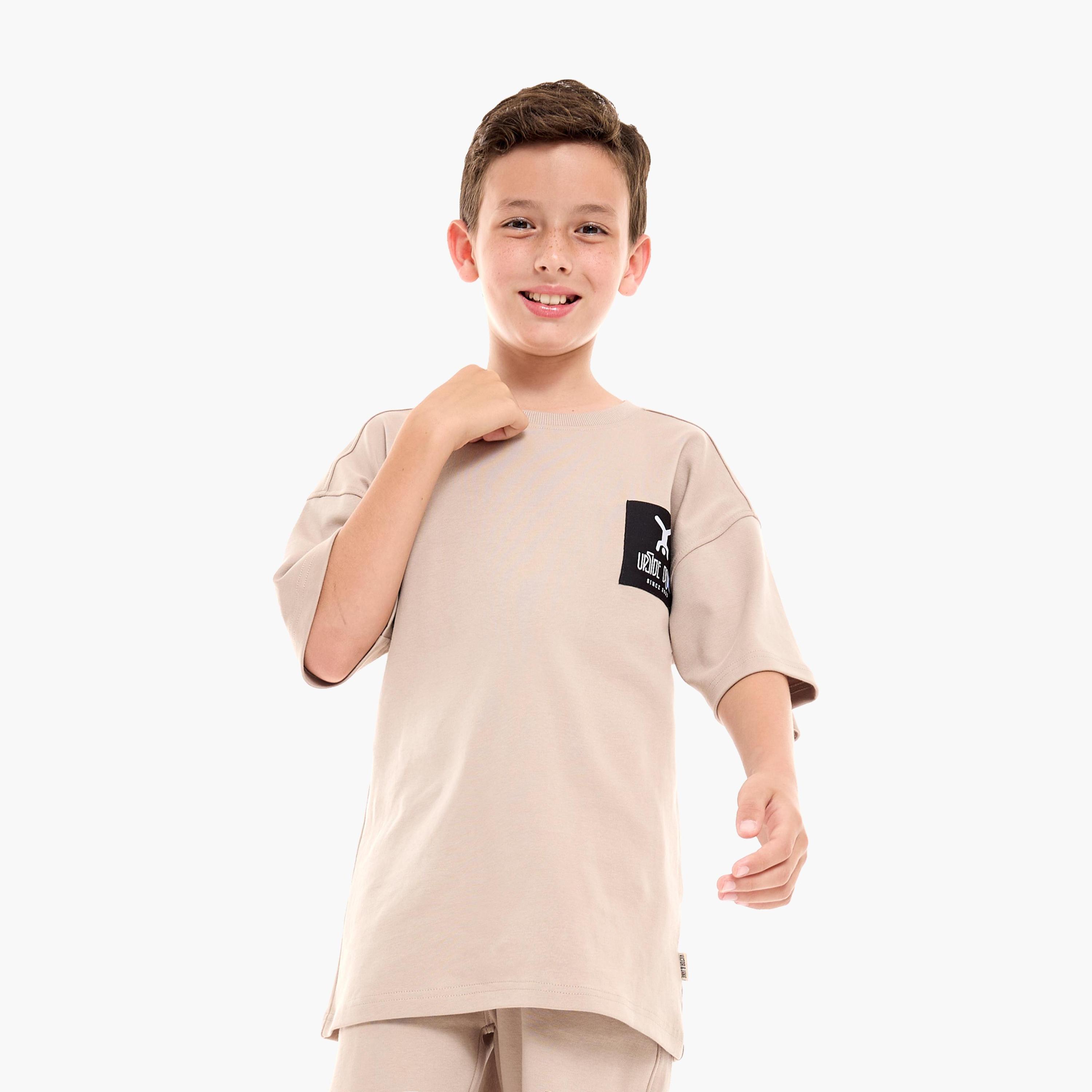 طقم من قطعتين: تيشيرت وشورت مريح من فيكتور آند جين-boys-clothing-setsandcoords-image-3