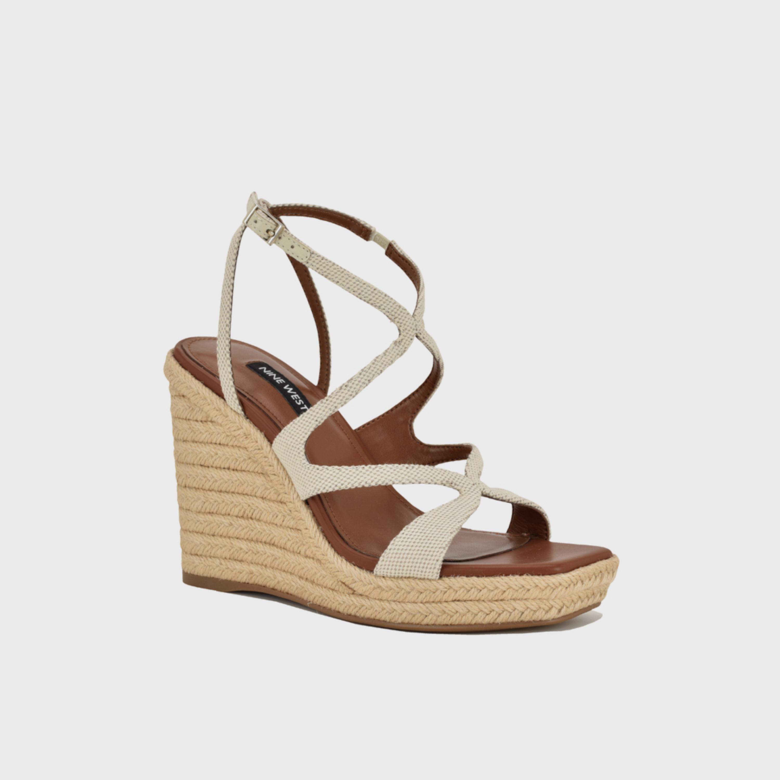 ناين ويست - حذاء نسائي بكعب إسفين بإبزيم | WNADRIANE2-women-shoes-sandals-heeled-image-1