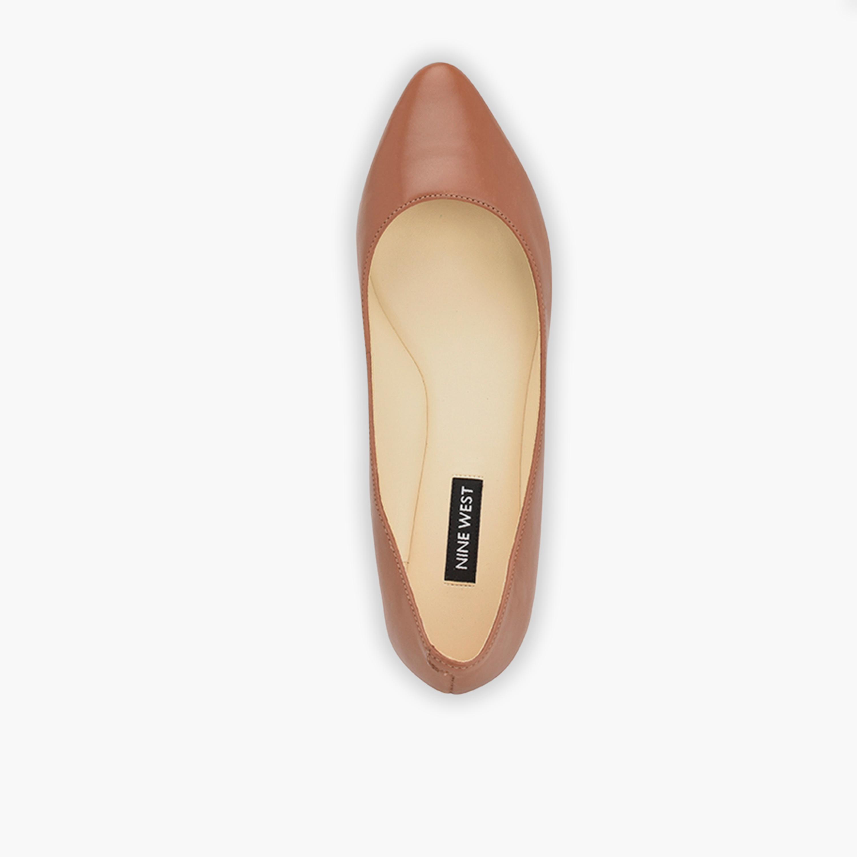 ناين ويست - حذاء باليرينا نسائي سهل الارتداء مقدمة مدببة | WNSPEAKUP-women-shoes-ballerinas-image-4