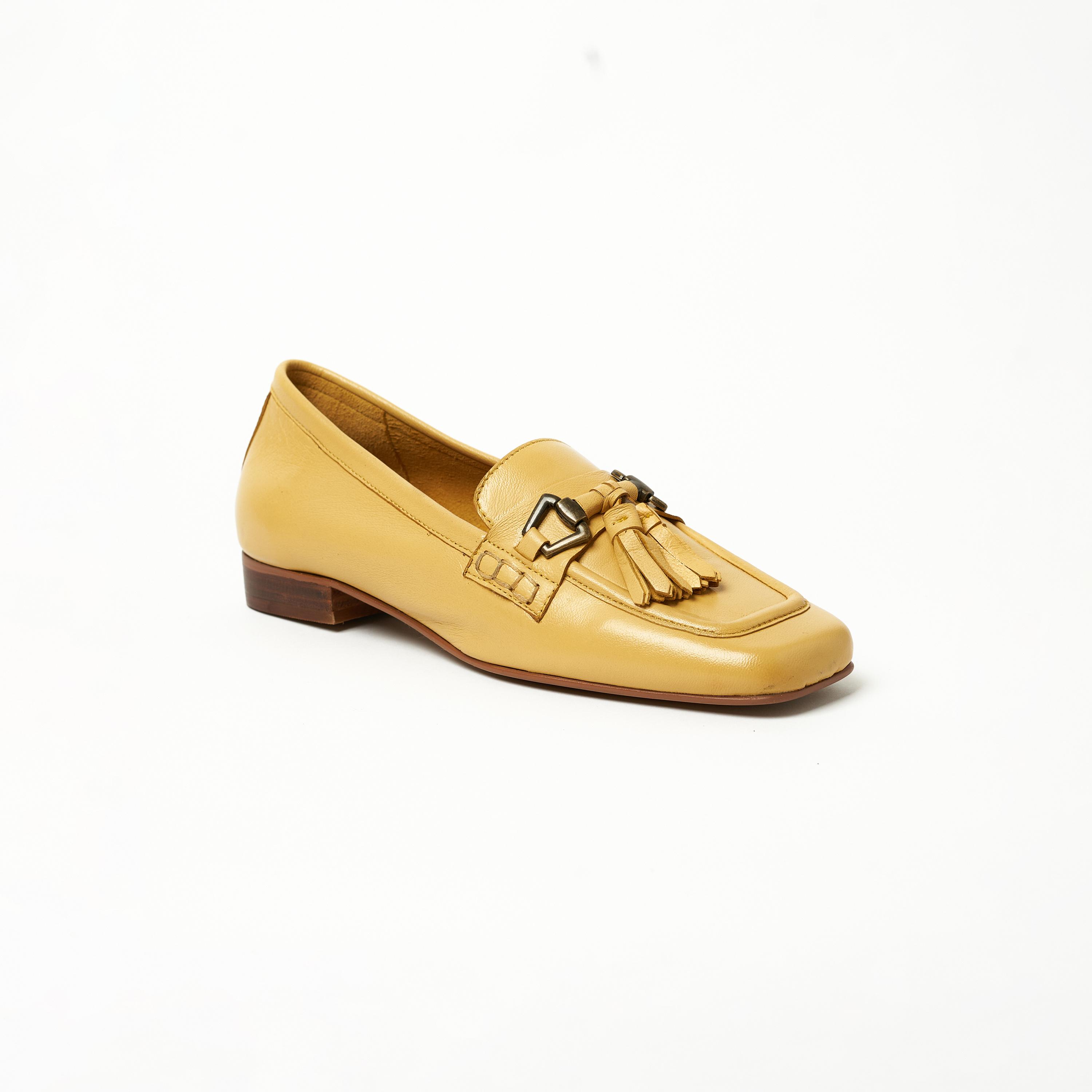 حذاء للنساء بدون رباط - سكاي1 | Y-24-106-women-shoes-loafersandmoccasins-image-1