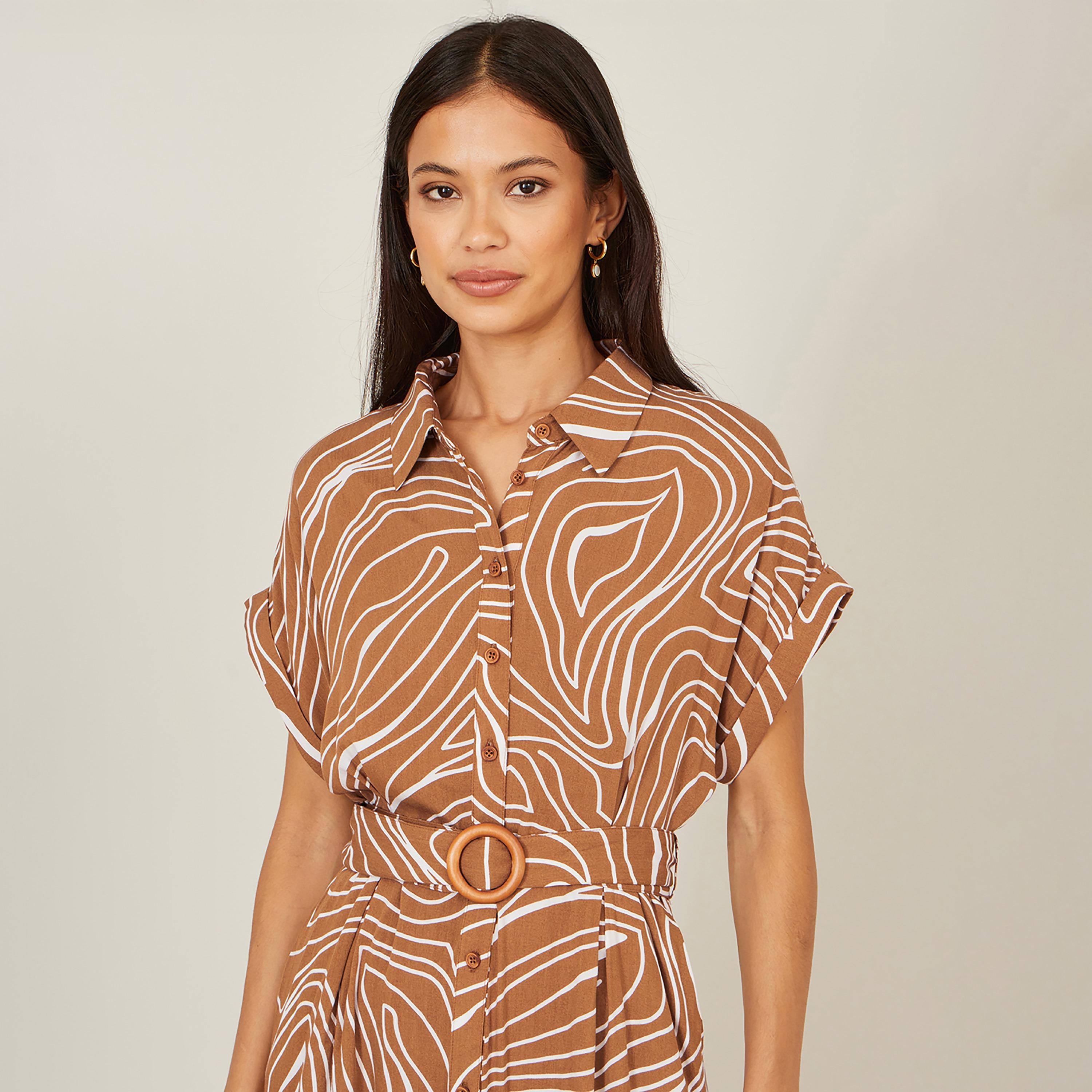 فستان قميص ميدي بياقة "سبريد" عريضة وطبعة تجريدية لون بني من يومي-women-clothing-dresses-image-4