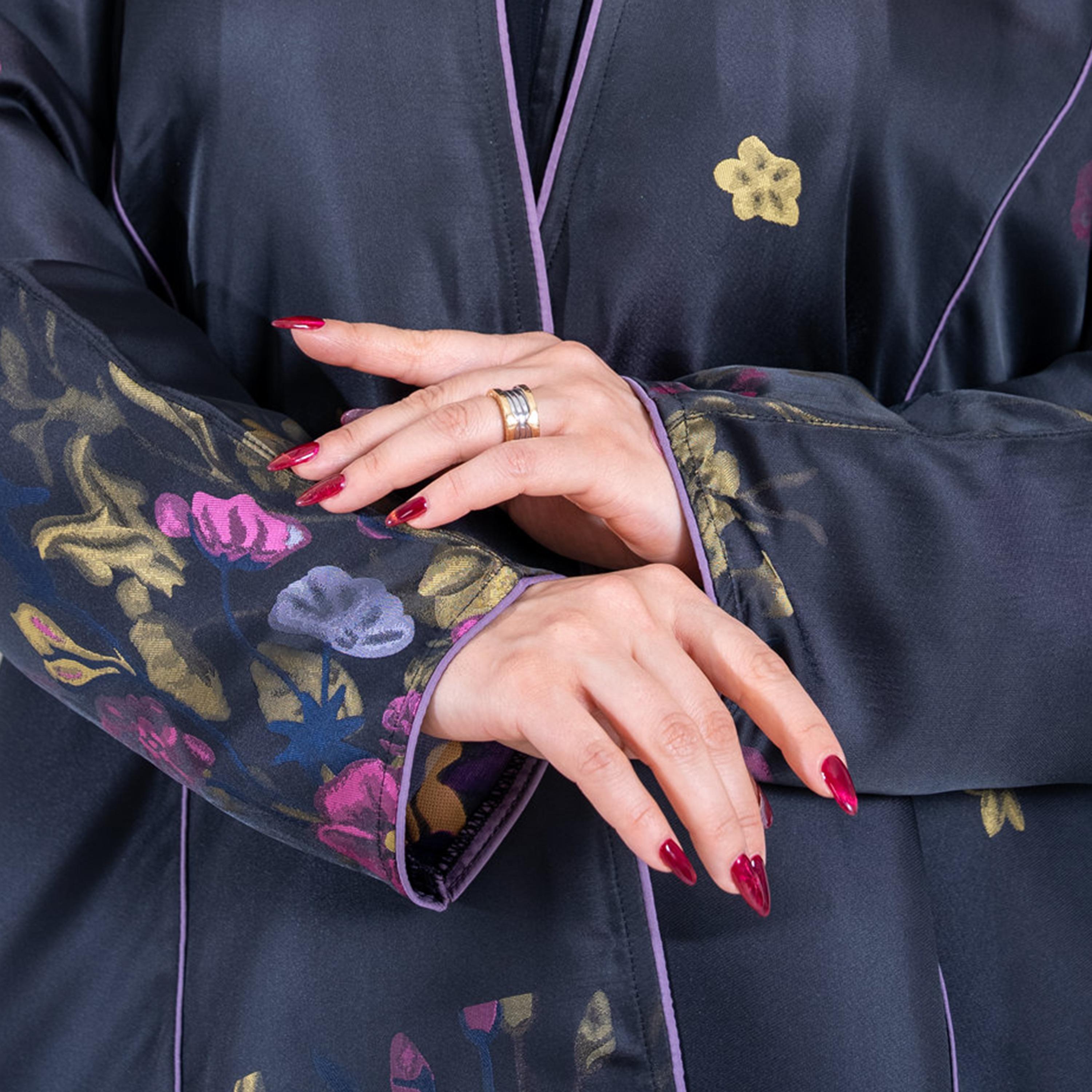 عباية نسائية "نصف كلوش" بطبعة زهور قماش كريب - متعددة الألوان من إيليجنت حجاب-women-arabicclothing-abayas-image-3