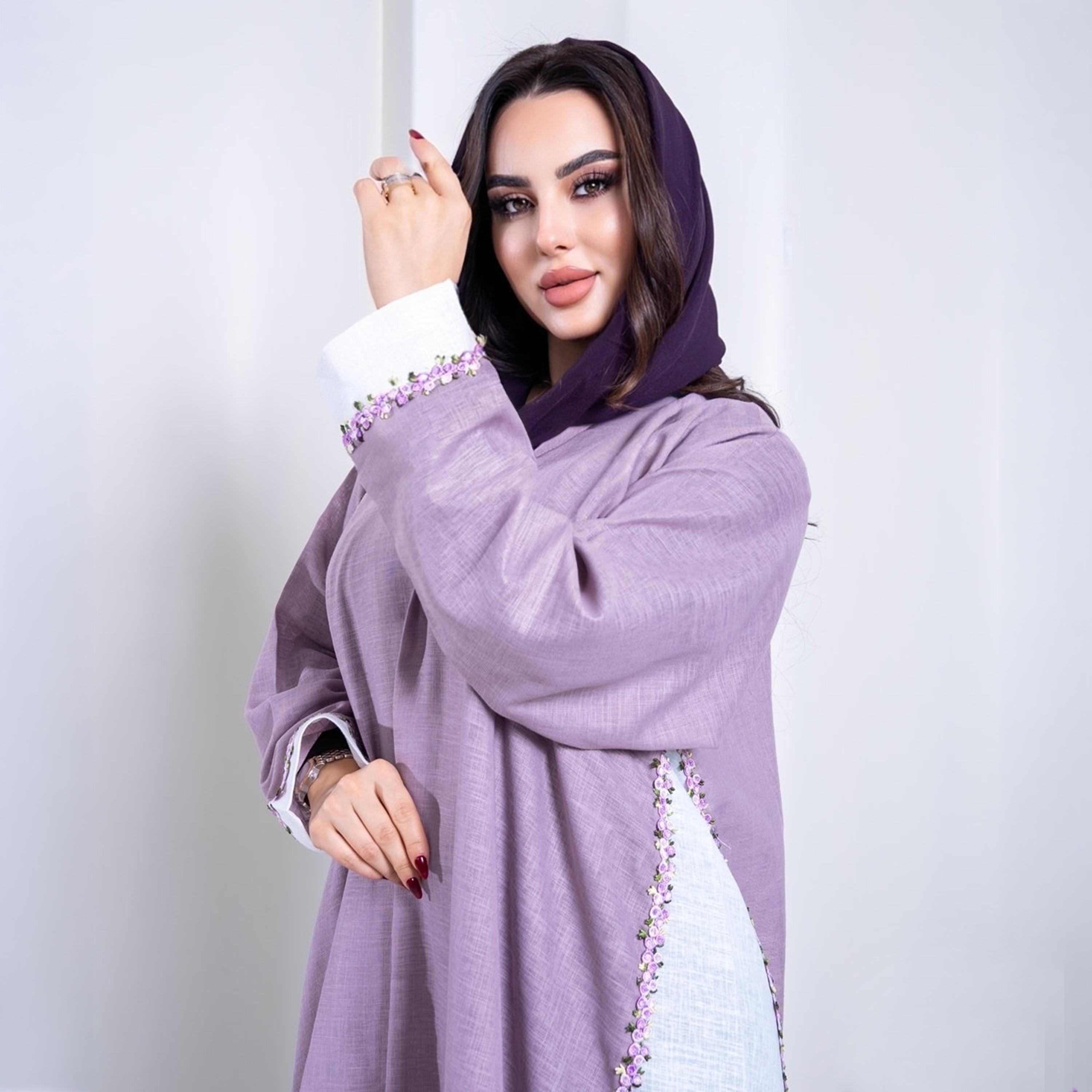 Elegant Hijab Multicolor Dual Tone Crepe Women's Half Cloche Abaya with Hijab-women-arabicclothing-abayas-image-2