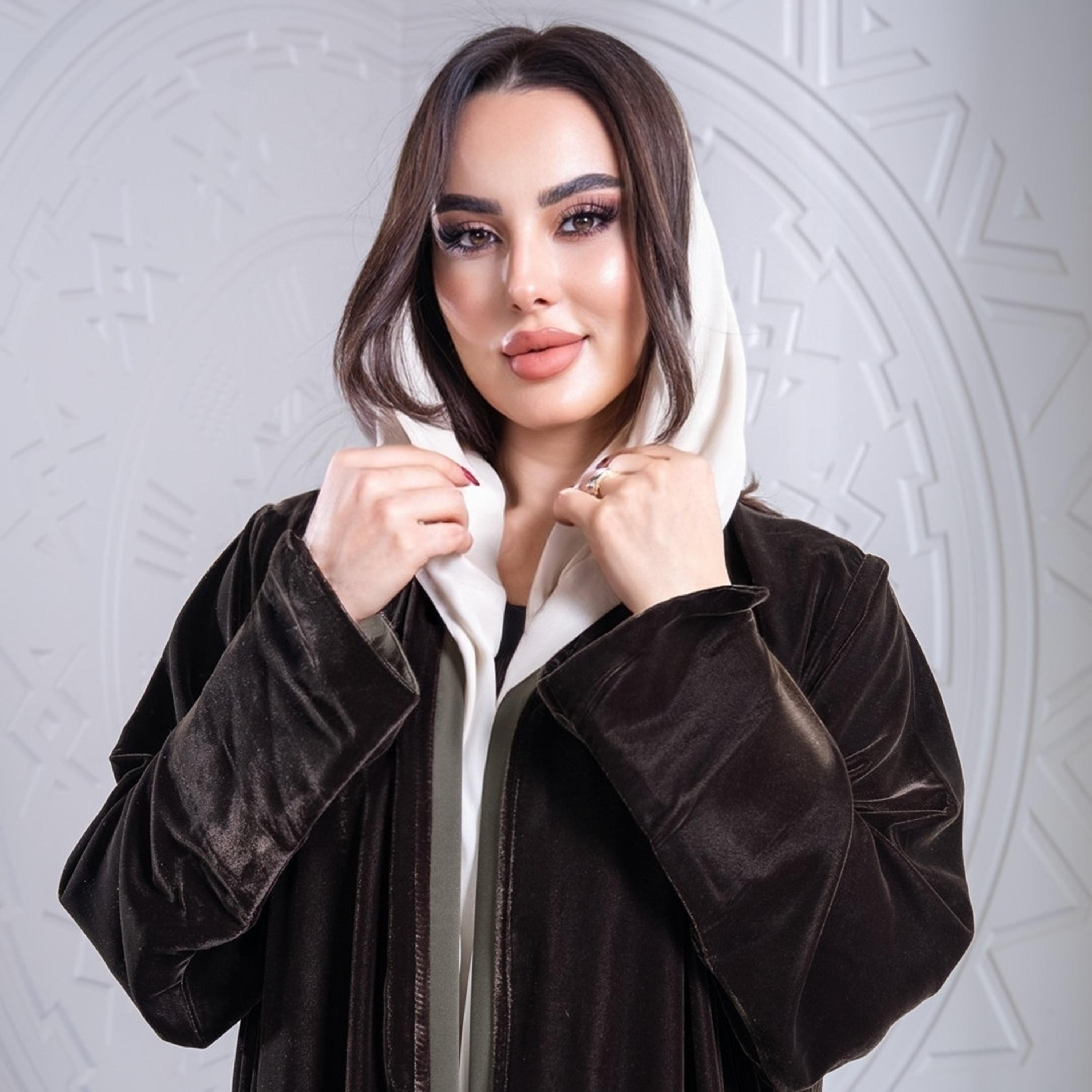 Elegant Hijab Brown Velvet Women's Evening Half Cloche Abaya with Hijab-women-arabicclothing-abayas-image-2