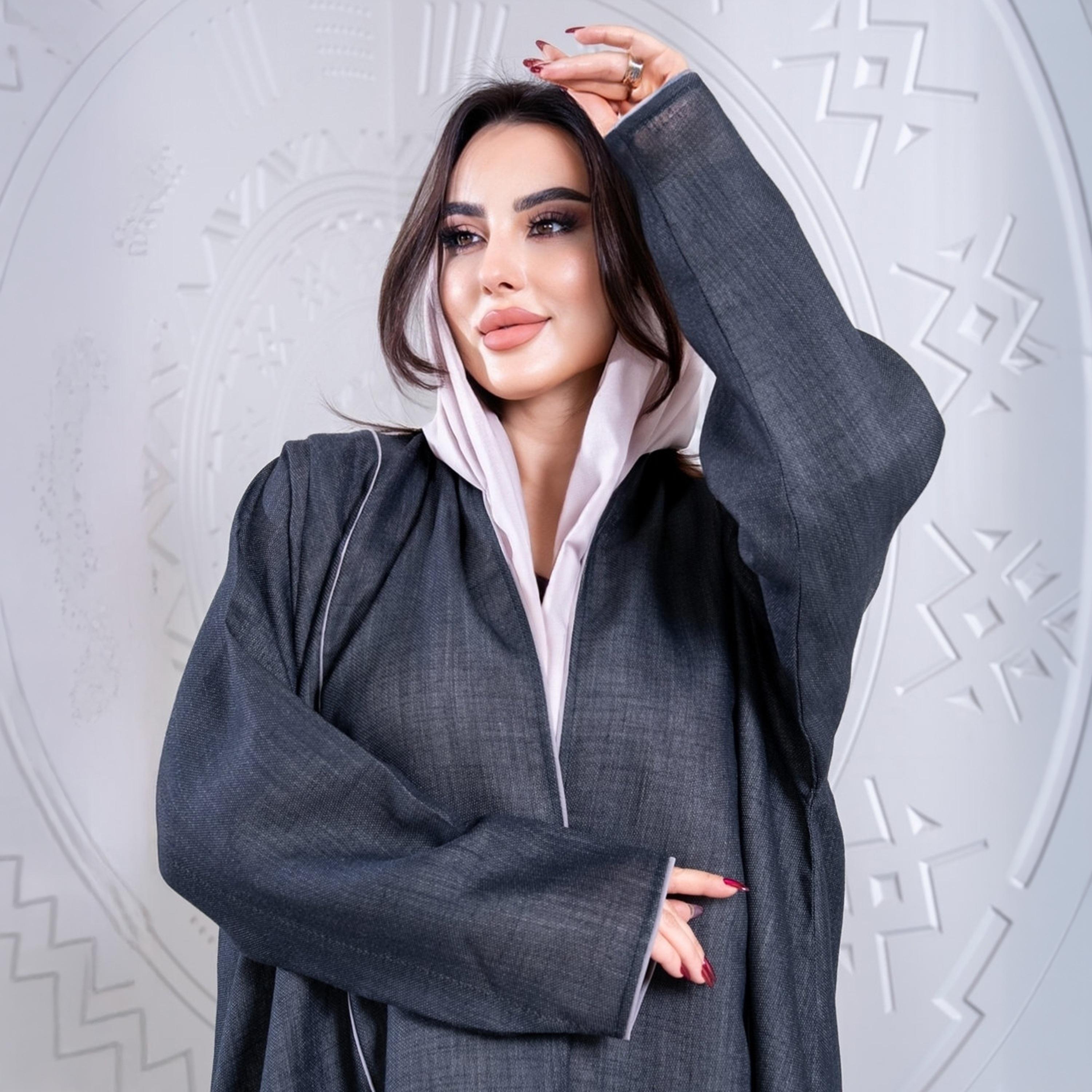 Elegant Hijab Grey Floral Print Crepe Women's Half Cloche Abaya with Hijab-women-arabicclothing-abayas-image-2