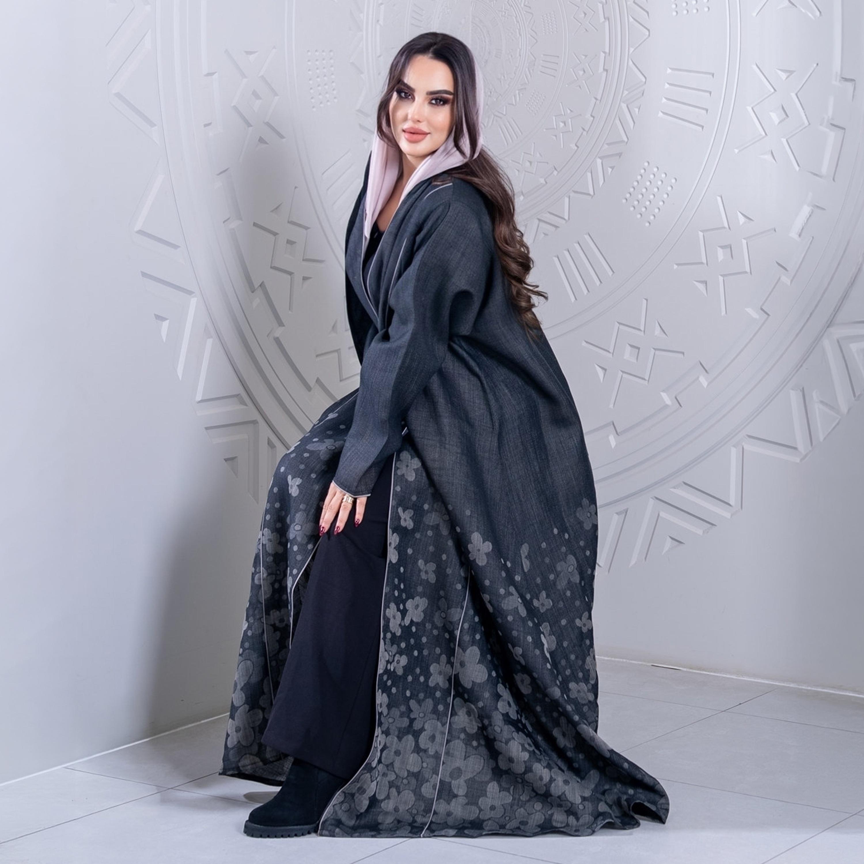 Elegant Hijab Grey Floral Print Crepe Women's Half Cloche Abaya with Hijab-women-arabicclothing-abayas-image-4