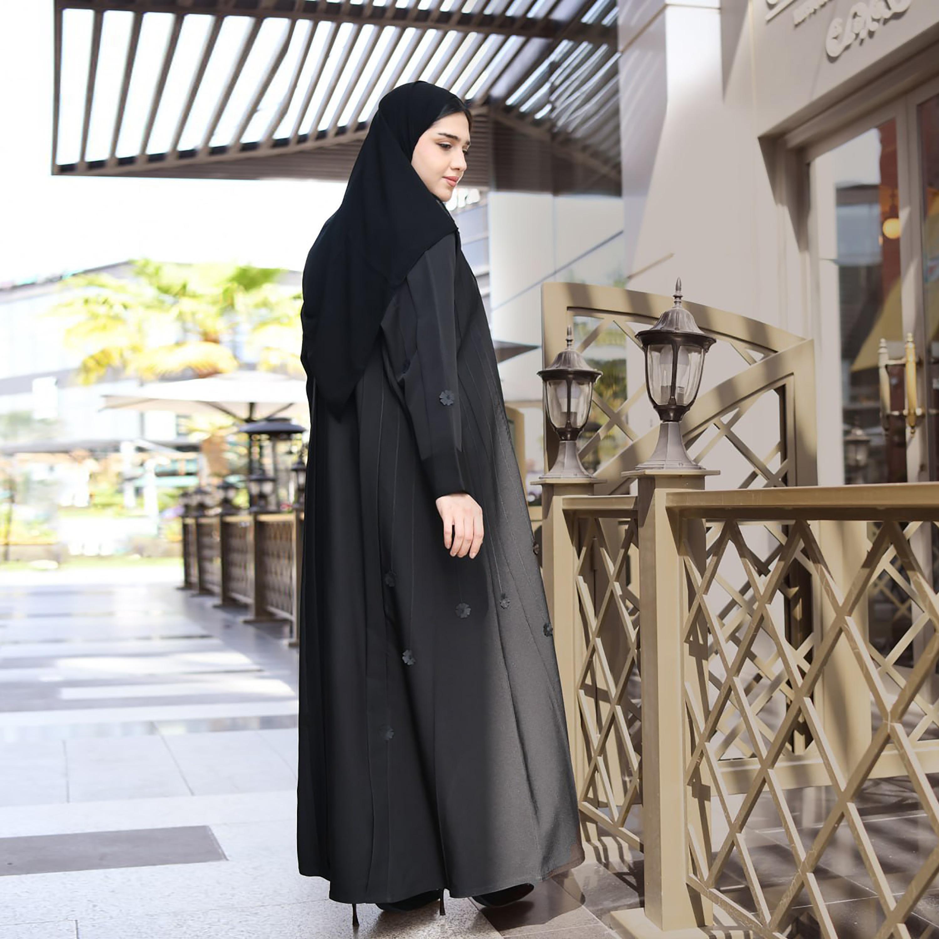 عباية حوراء ذات ياقة طية صدر السترة باللون الأسود ومعطف على شكل زهرة من الكتان مع حجاب-women-arabicclothing-abayas-image-5