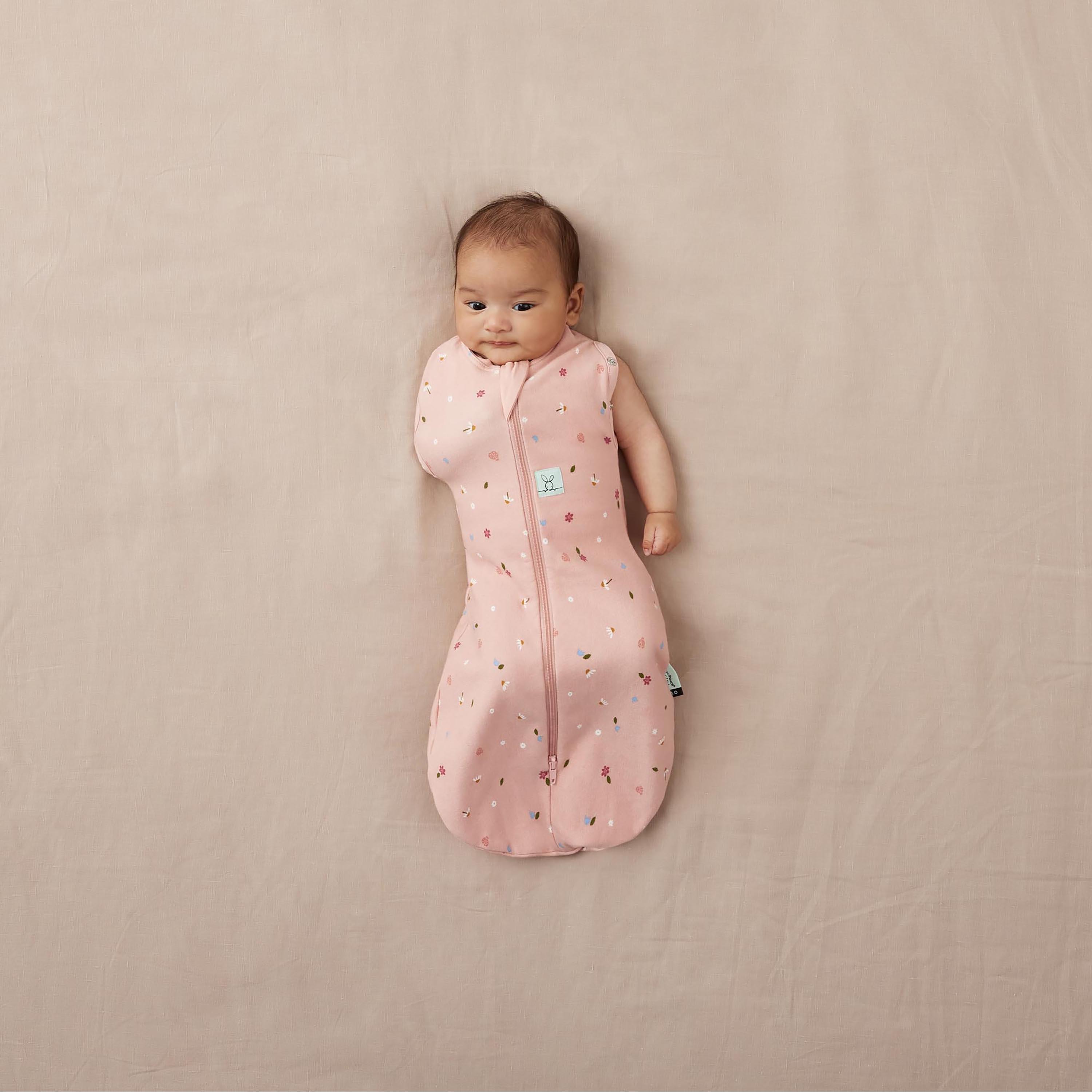 ergoPouch Cocoon Swaddle Bag 1 TOG - Daisies-baby-nursery-blanketsandswaddles-swaddlesandsleepingbags-image-2