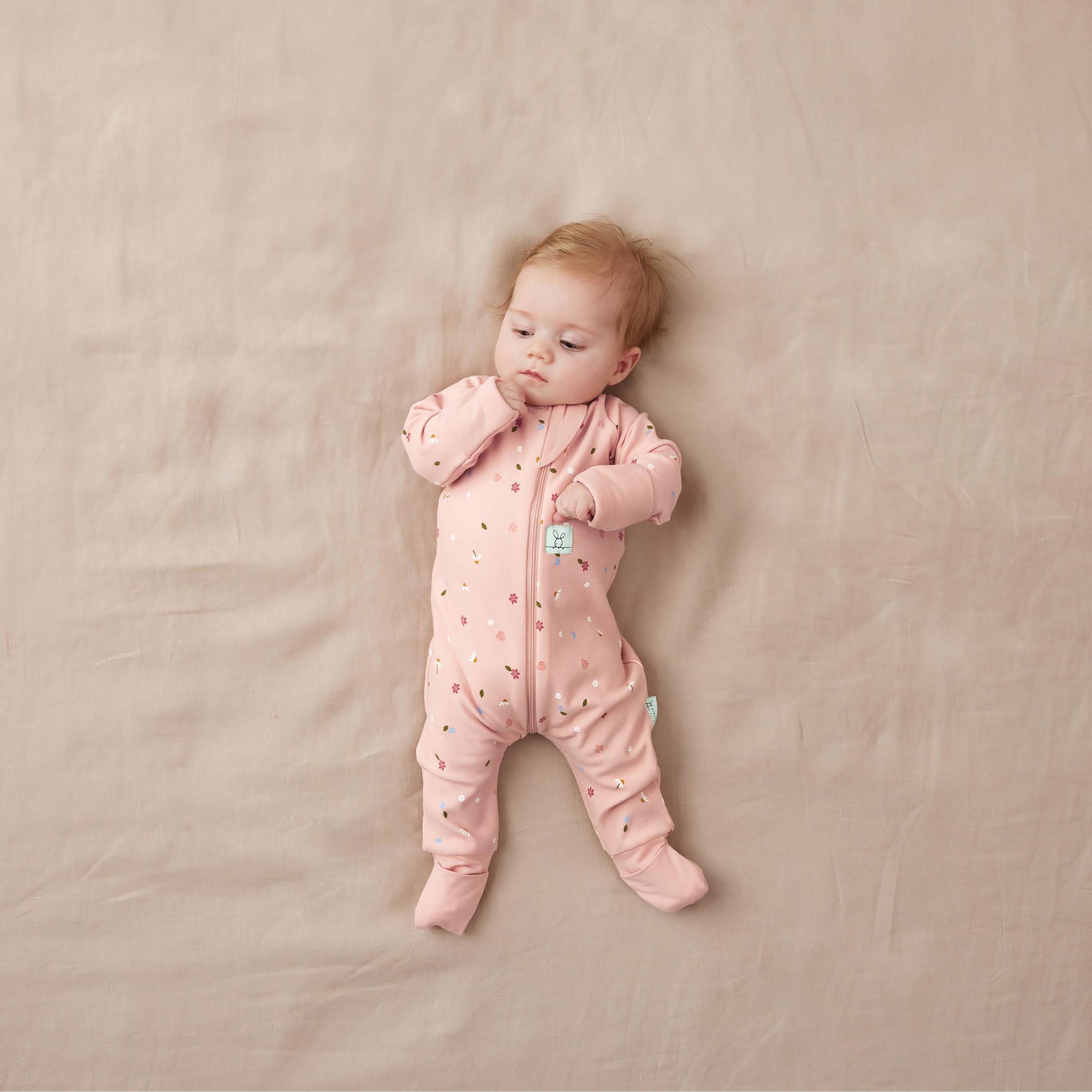 ergoPouch Layers Long Sleeve 1 TOG - Daisies-baby-boys-clothing-nightwear-sleepsuits-image-4