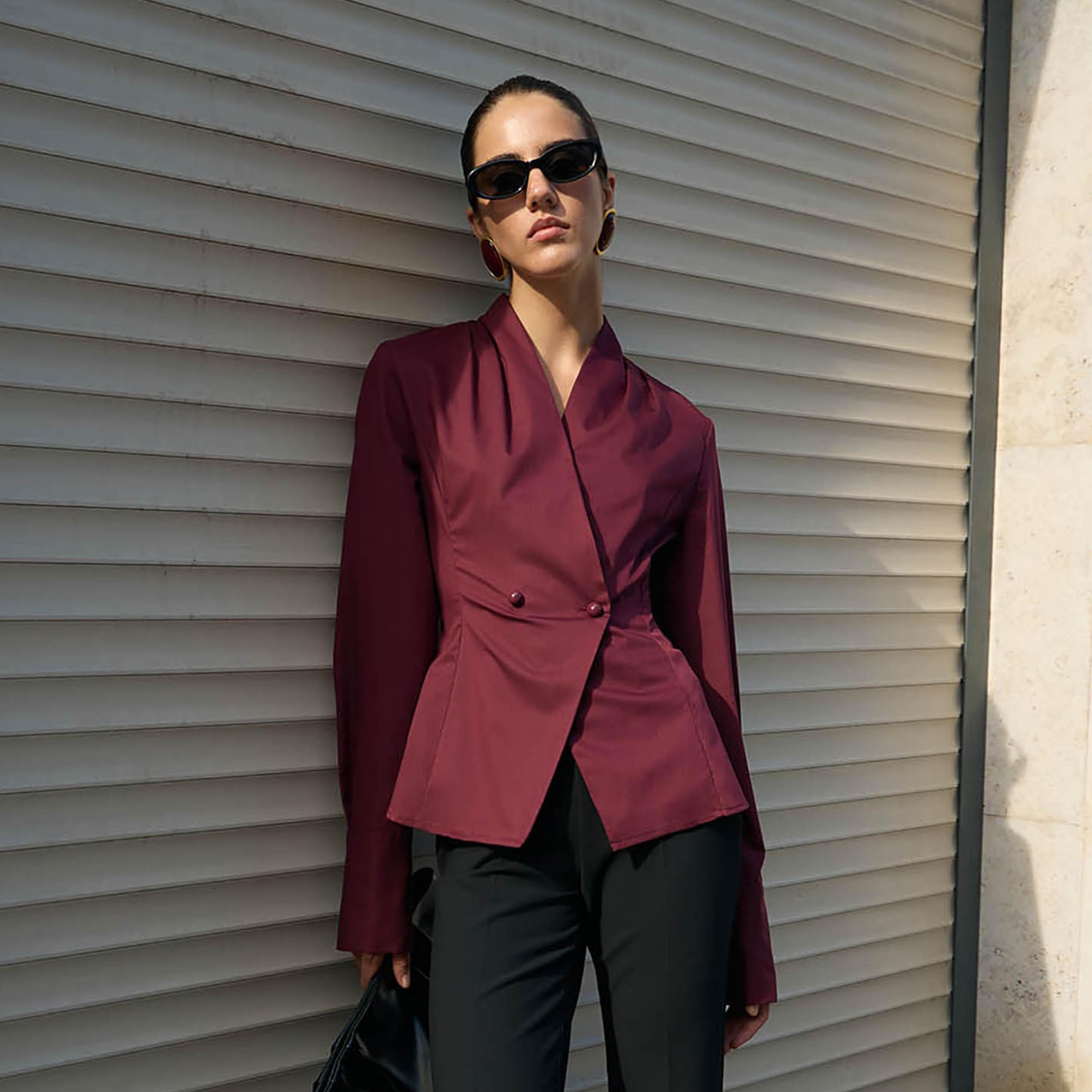 بلازر نسائي بياقة مطوية باللون الماروني من ليتشي-women-clothing-coatsandjackets-blazers-image-1
