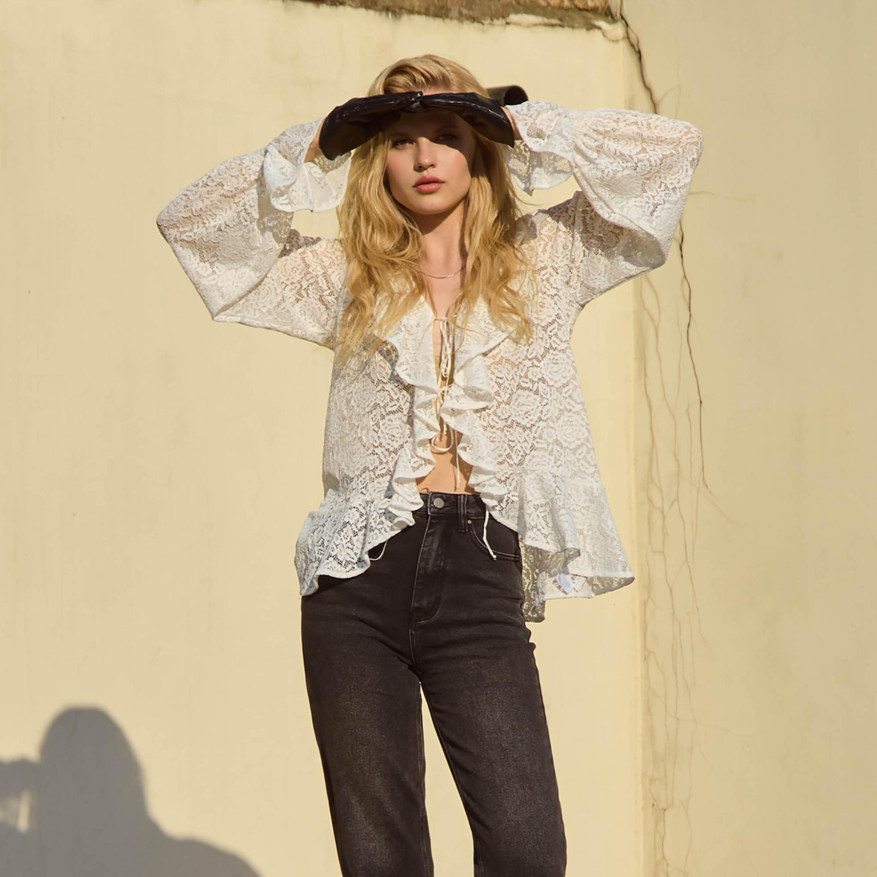 توب بياقة مكشكشة من الدانتيل بنقشة زهور للنساء من ليتشي-women-clothing-shirtsandblouses-blouses-image-4