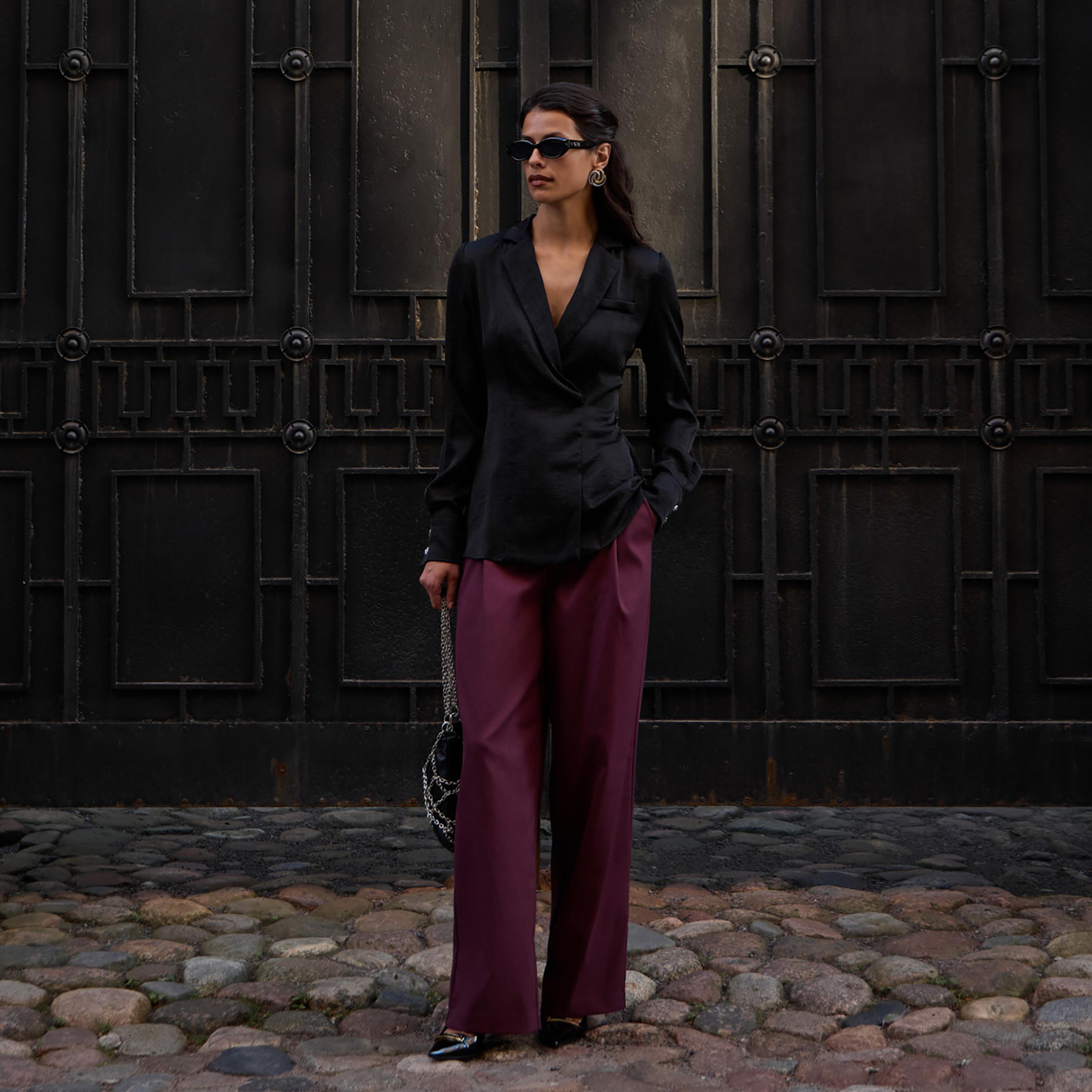 توب بنمط بليزر وبياقة للنساء من ليتشي-women-clothing-shirtsandblouses-blouses-image-2