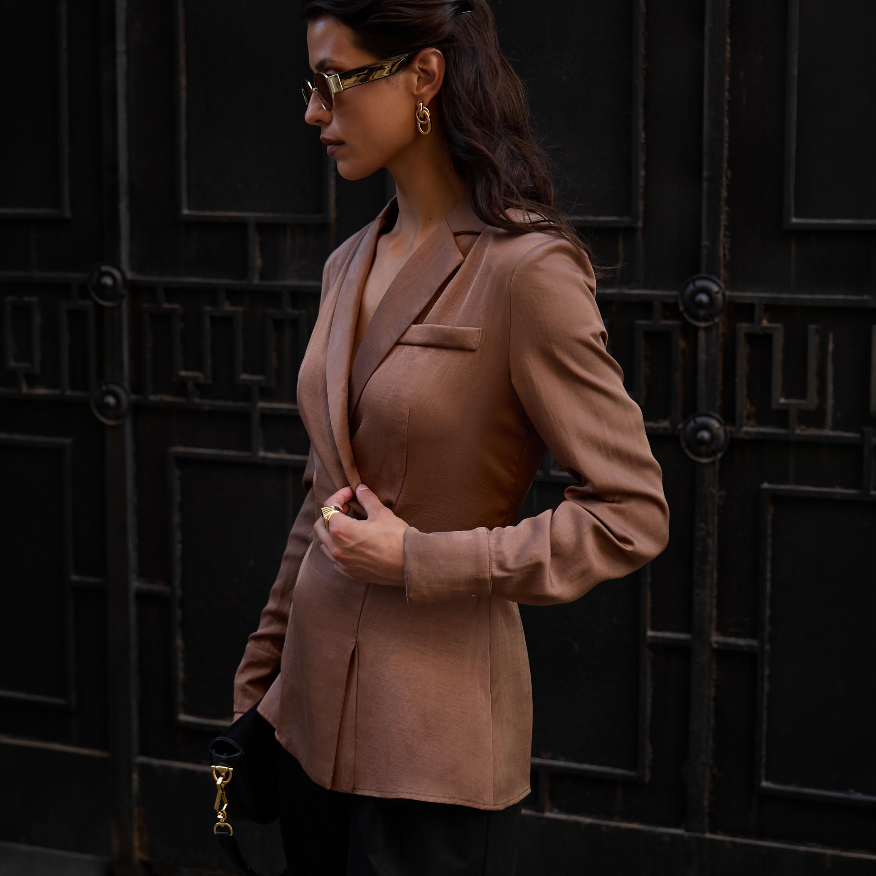 بلازر نسائي بياقة لابل باللون البني من ليتشي-women-clothing-coatsandjackets-blazers-image-3