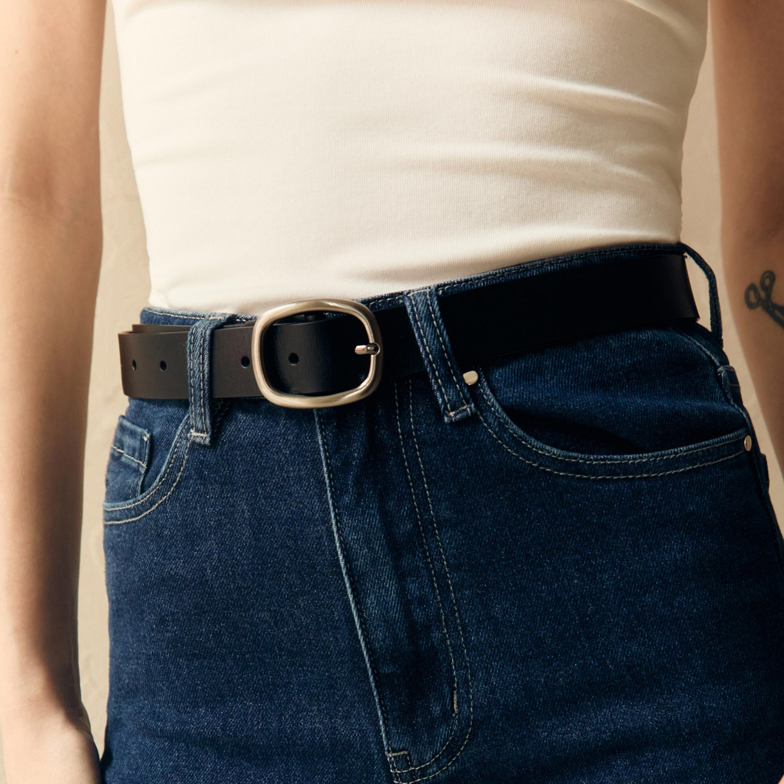 حزام ليتشي جلدي عريض للنساء بلون أسود وإبزيم دبوس | مقاس موحد | blt0185-women-clothingaccessories-belts-image-3