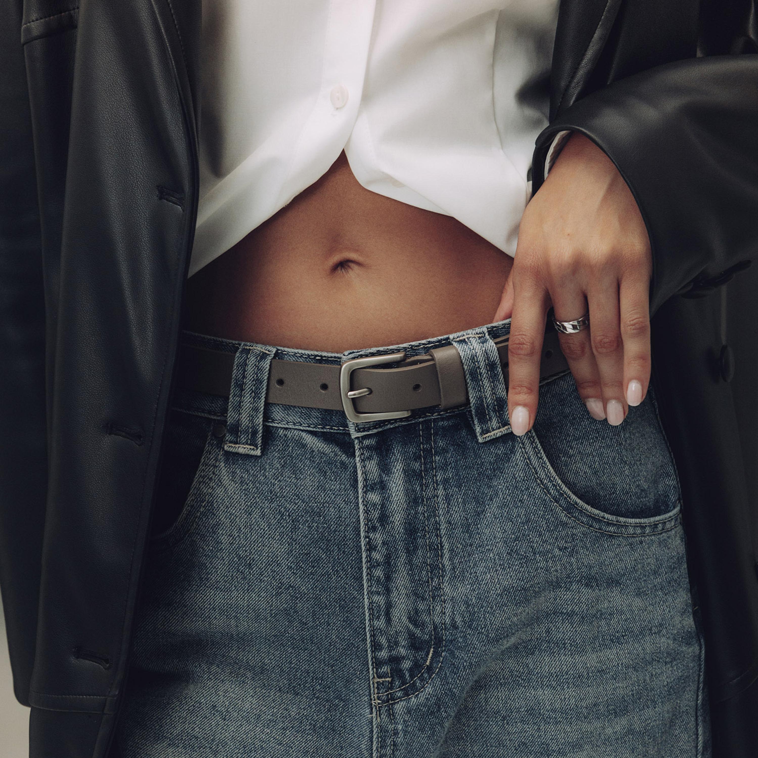 حزام ليتشي جلدي رفيع للنساء بلون رمادي وإبزيم دبوس | مقاس موحد | blt0202-women-clothingaccessories-belts-image-4