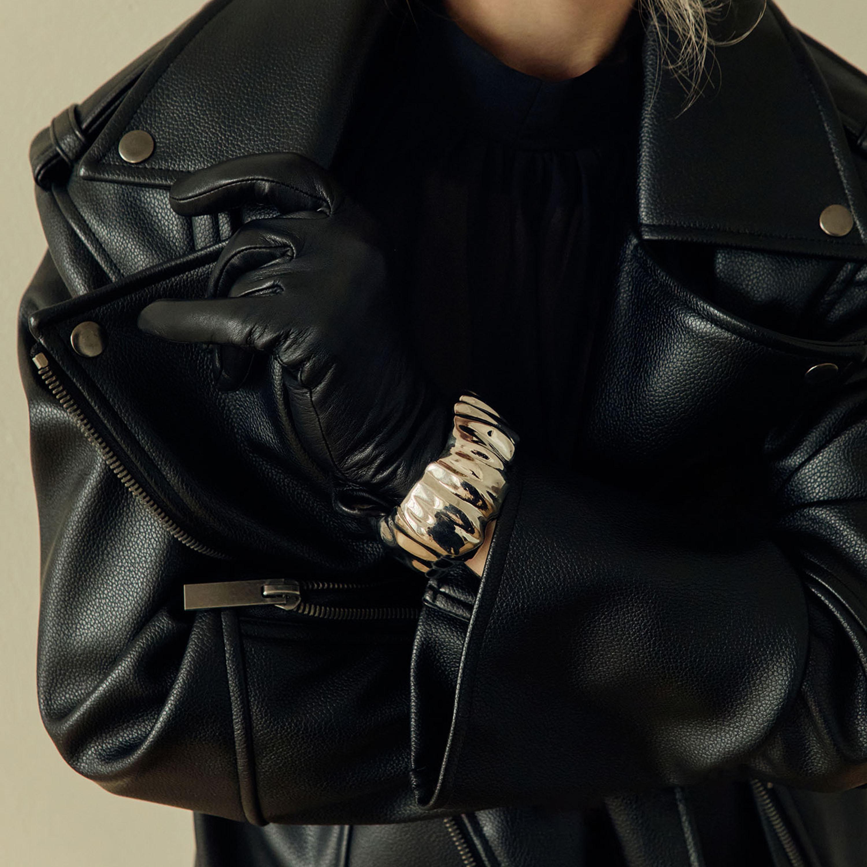 سوار ليتشي فضي للنساء من سبيكة النحاس بتصميم ضخم-women-watchesandjewellery-jewellery-banglesandbracelets-image-4