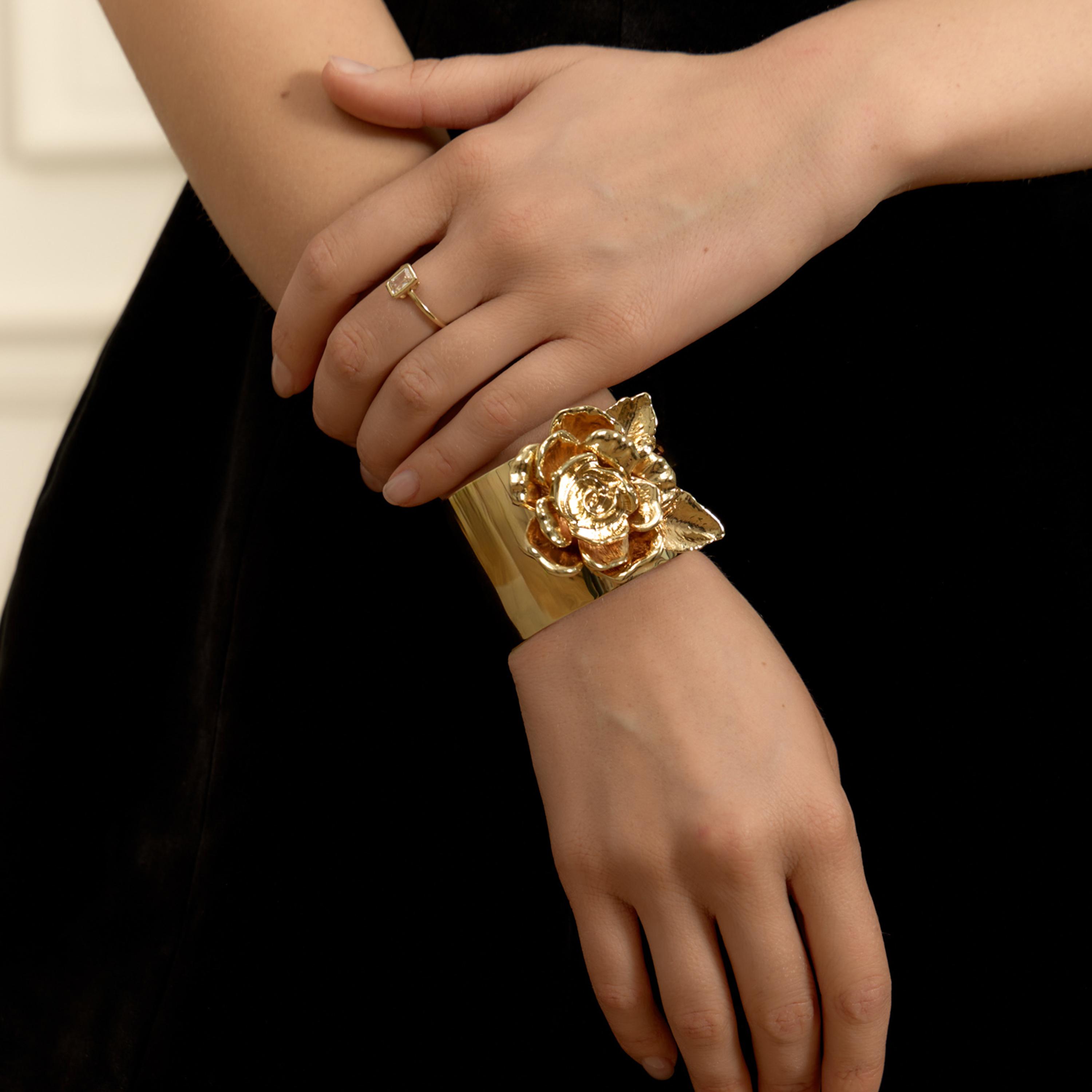سوار ليتشي ذهبي من سبيكة الزنك مع تطبيقات على شكل زهور-women-watchesandjewellery-jewellery-banglesandbracelets-image-4